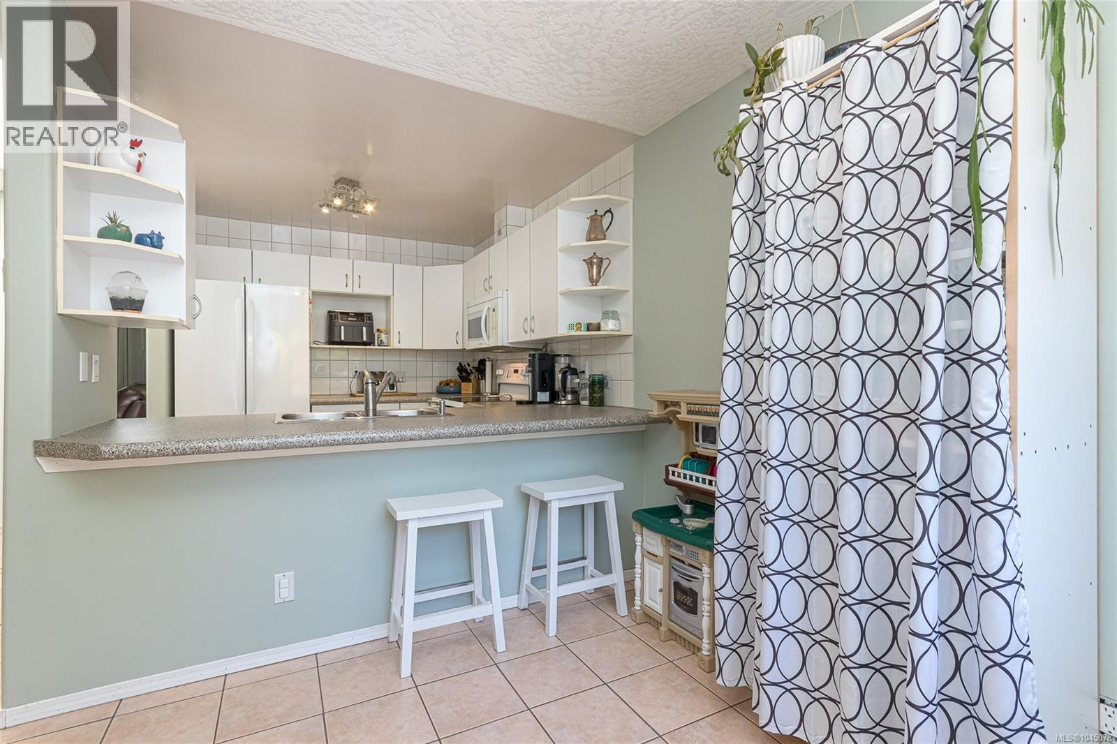 14 2190 Drennan St Property Photo 17
