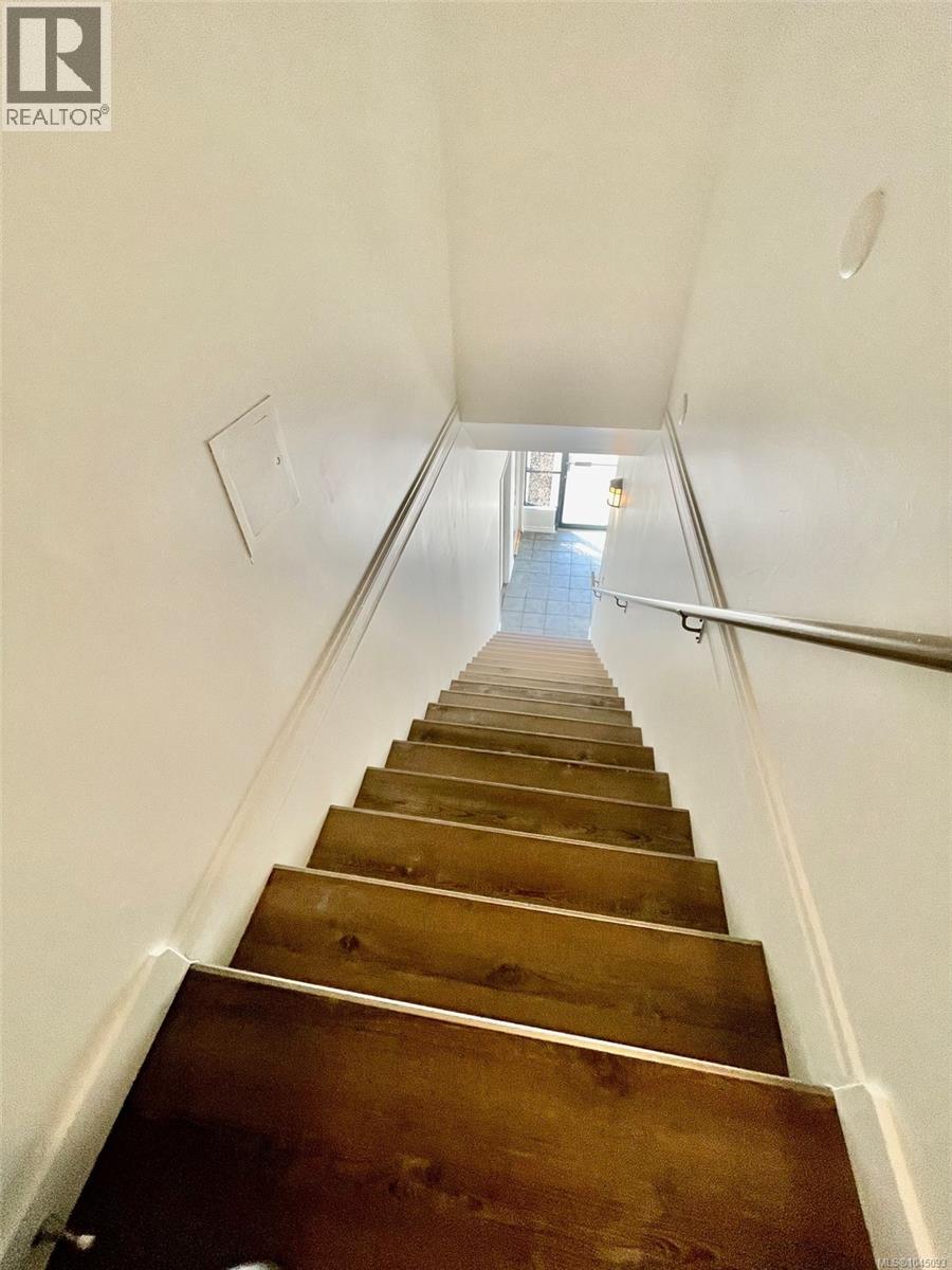 4 416 Garbally Rd Property Photo 6