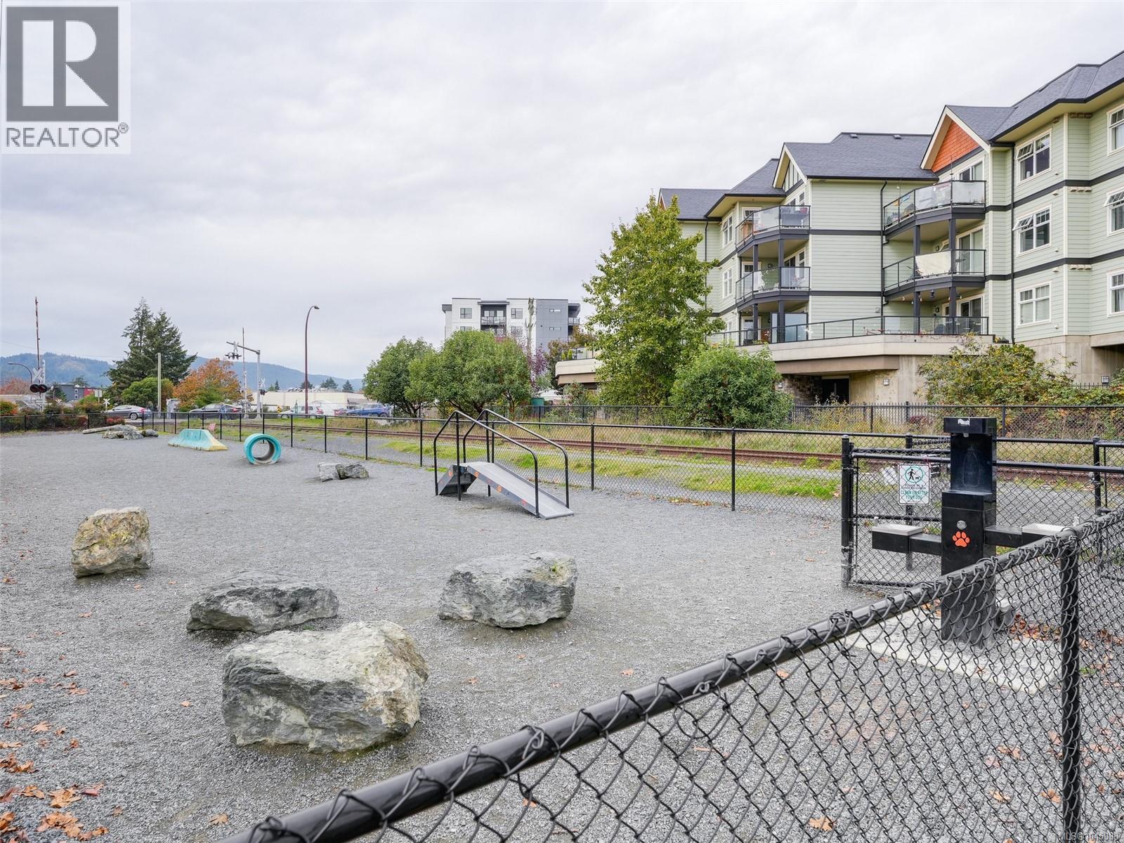 201 785 Station Ave Property Photo 23