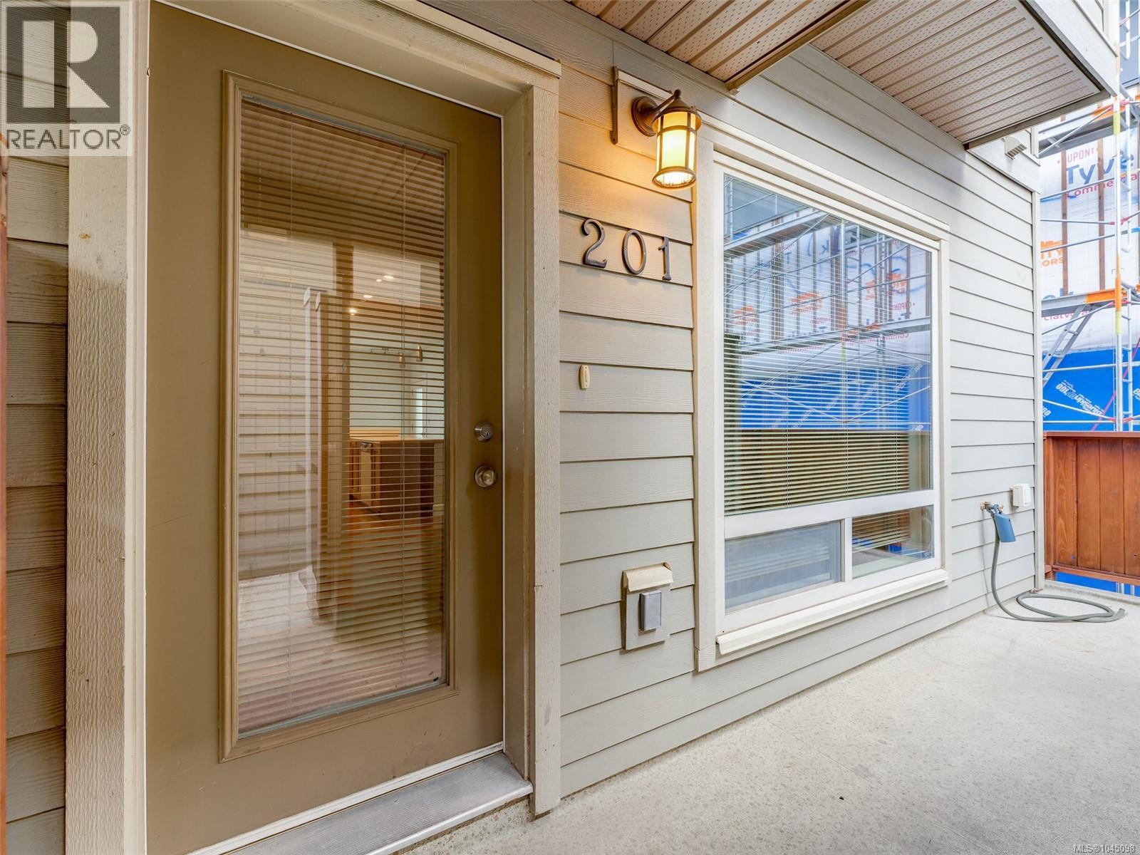 201 785 Station Ave Property Photo 24
