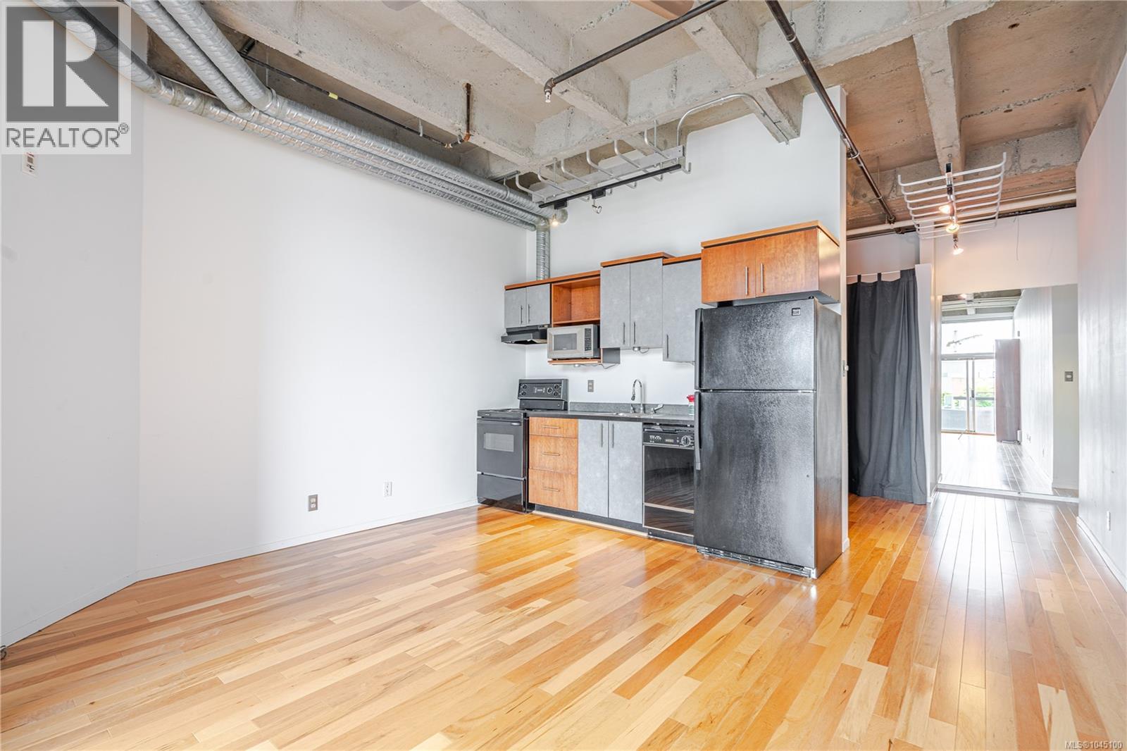512 1061 Fort St Property Photo 14