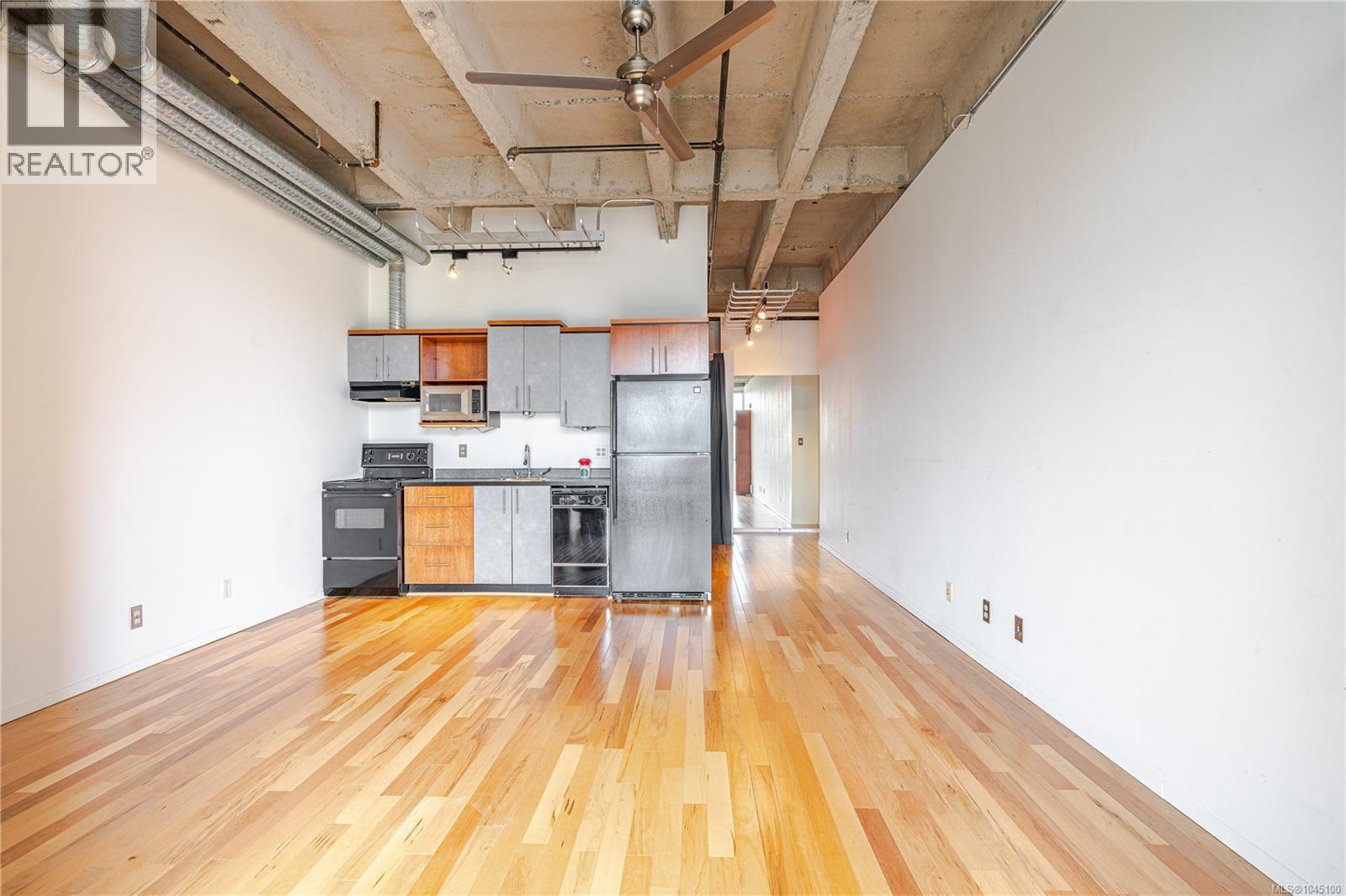 512 1061 Fort St Property Photo 15