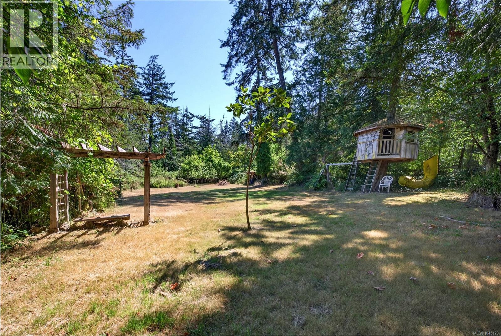 243 Maliview Dr Property Photo 4