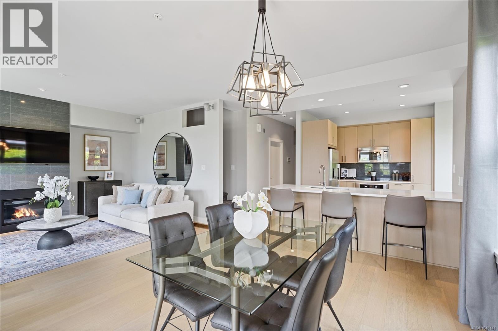 101 3916 Carey Rd