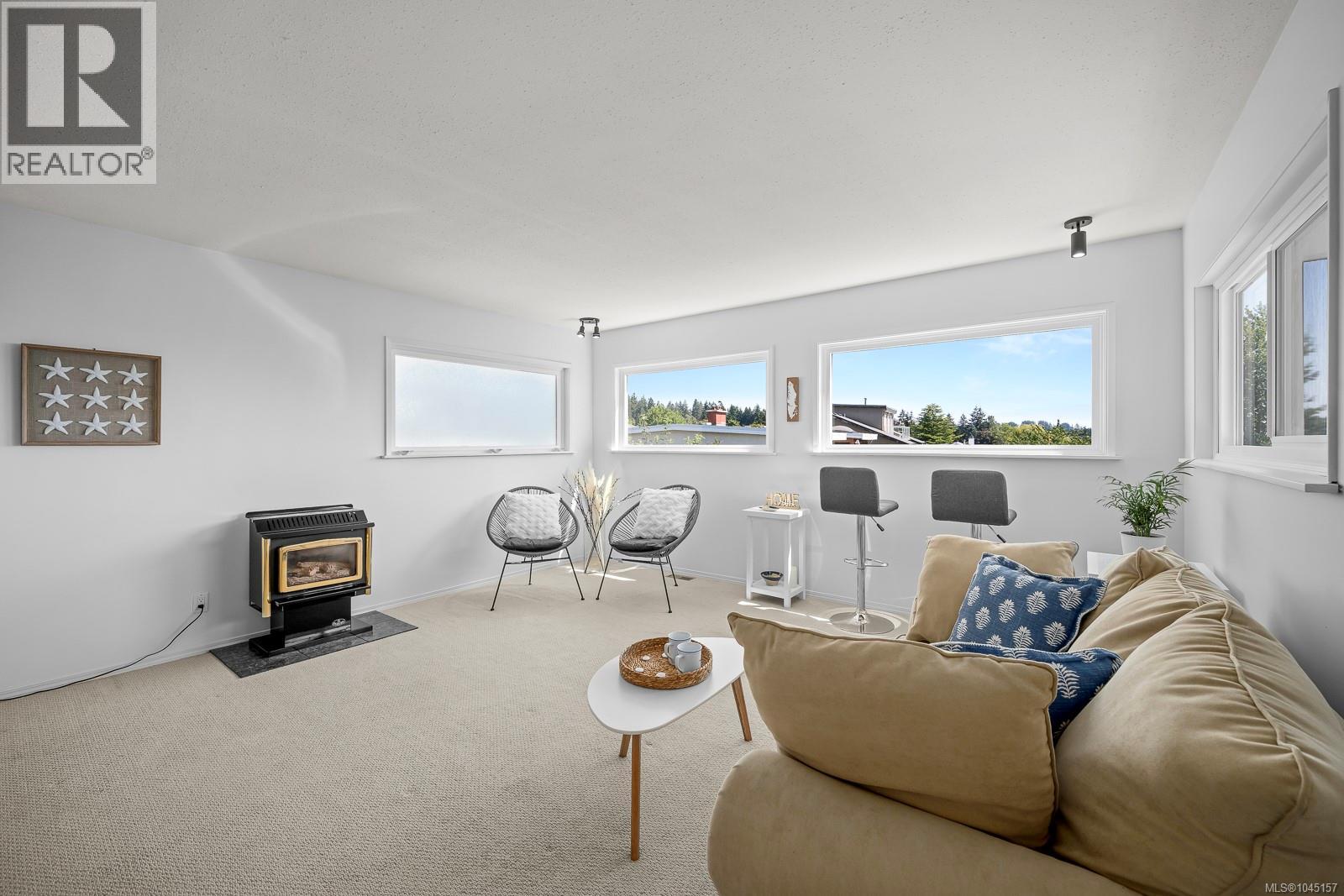 178 Rodello St Property Photo 4