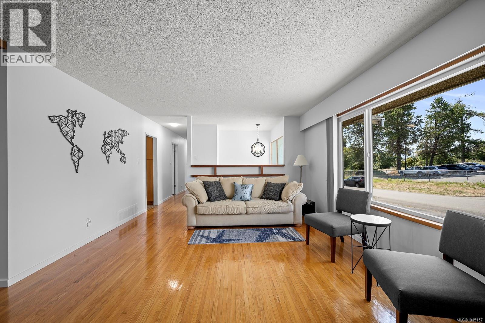 178 Rodello St Property Photo 11