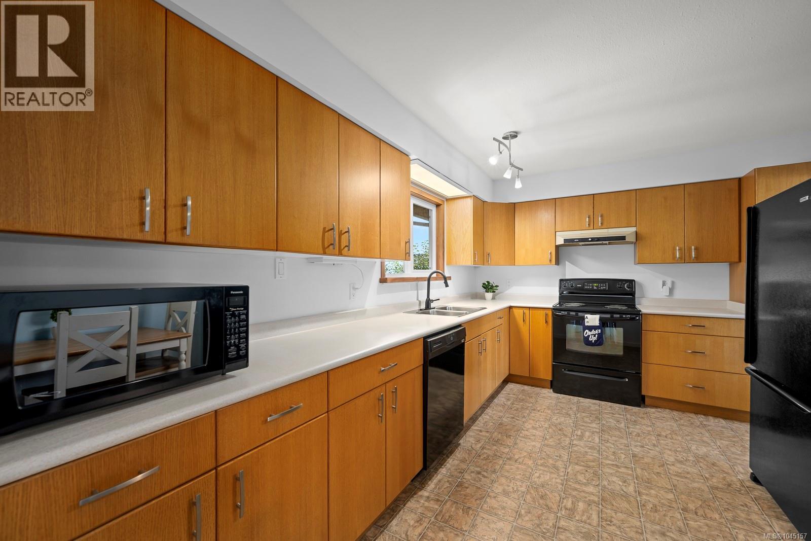 178 Rodello St Property Photo 14