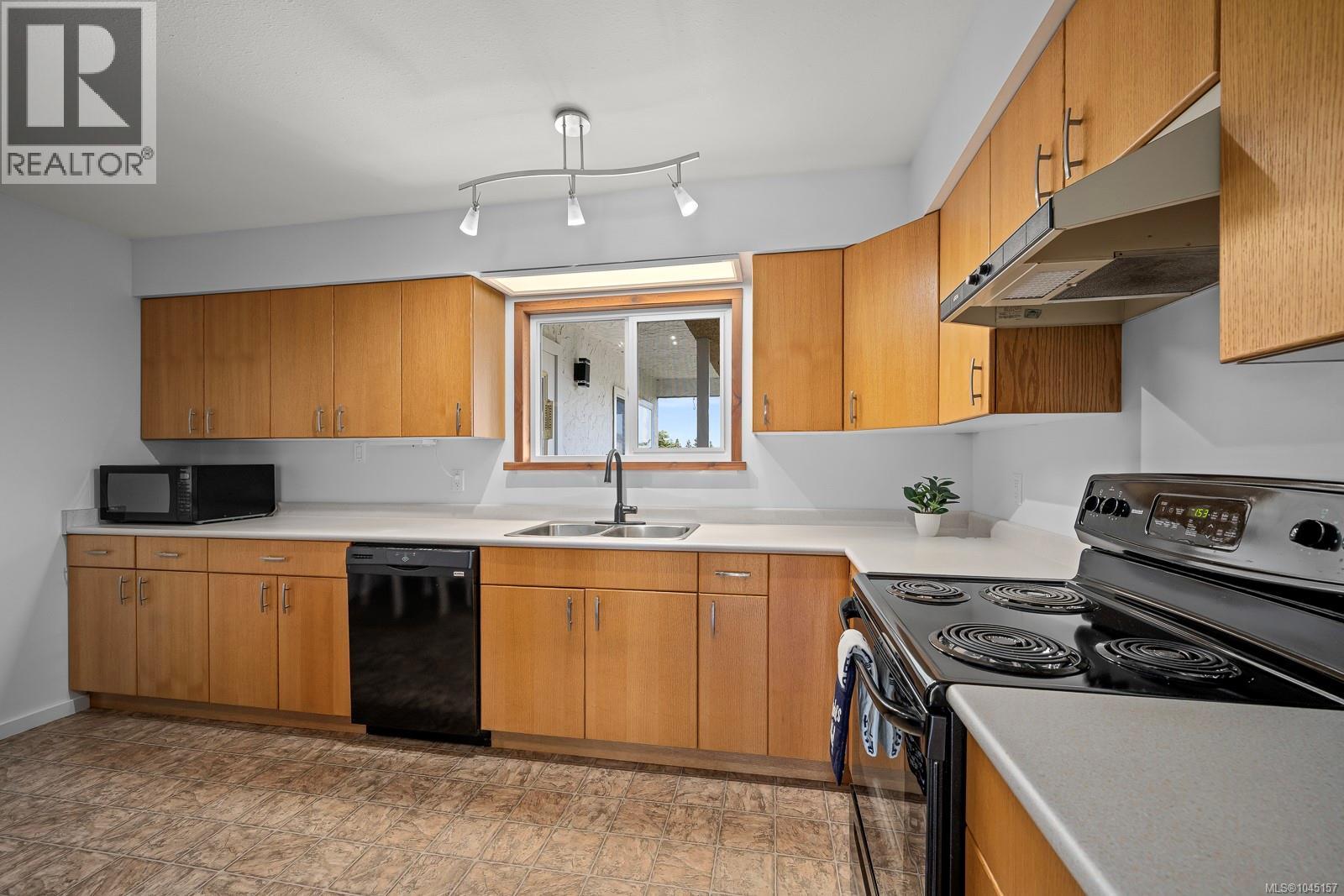 178 Rodello St Property Photo 15