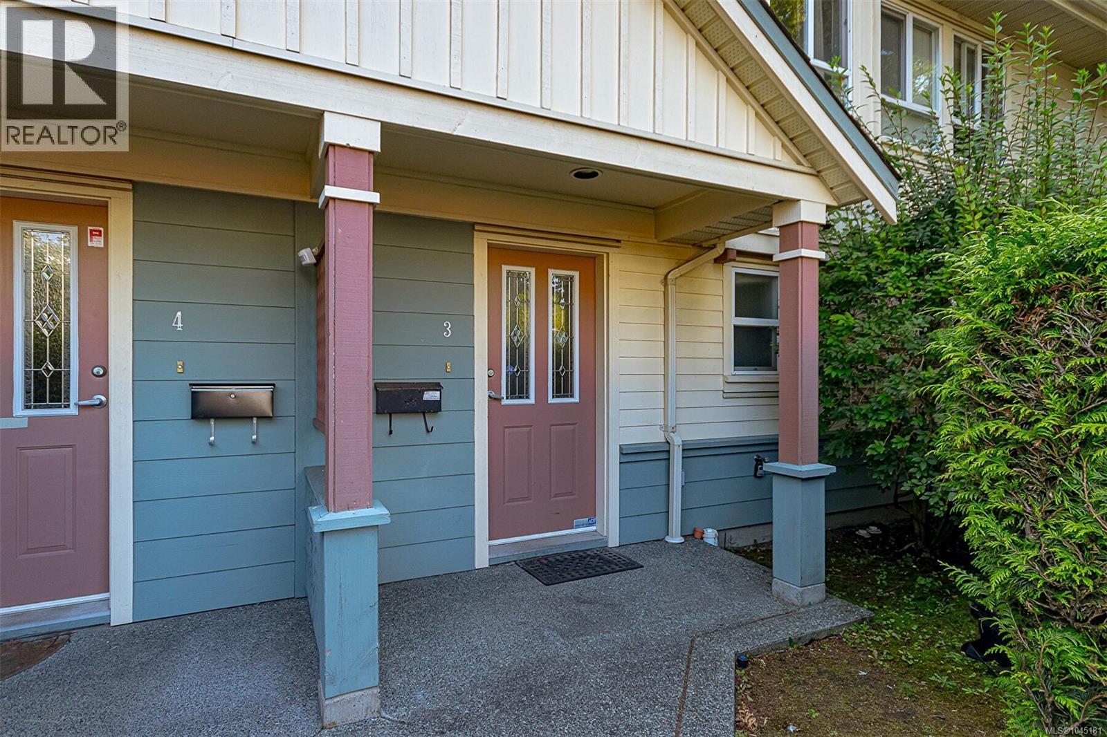 3 1019 North Park St Property Photo 5