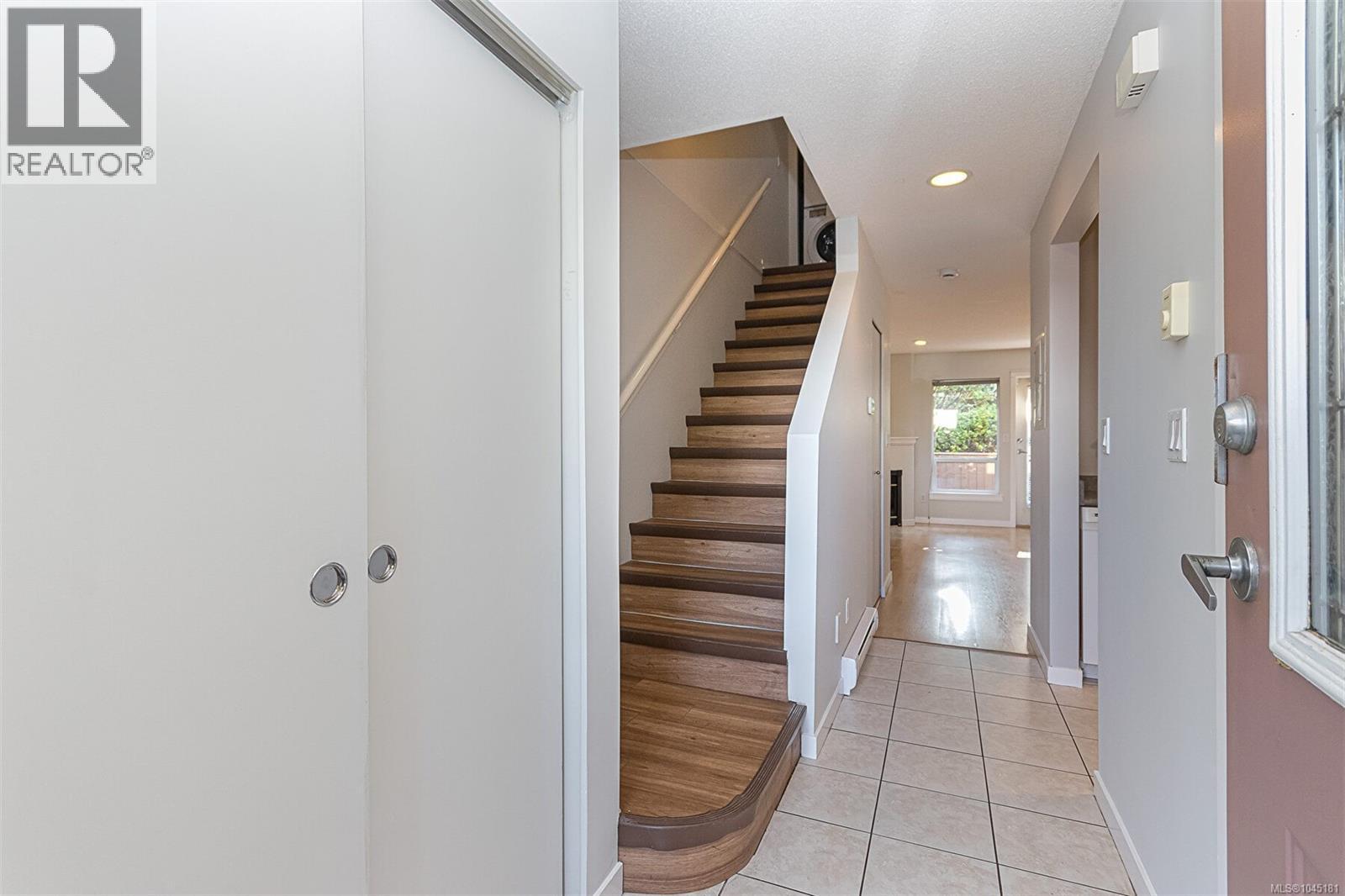 3 1019 North Park St Property Photo 6