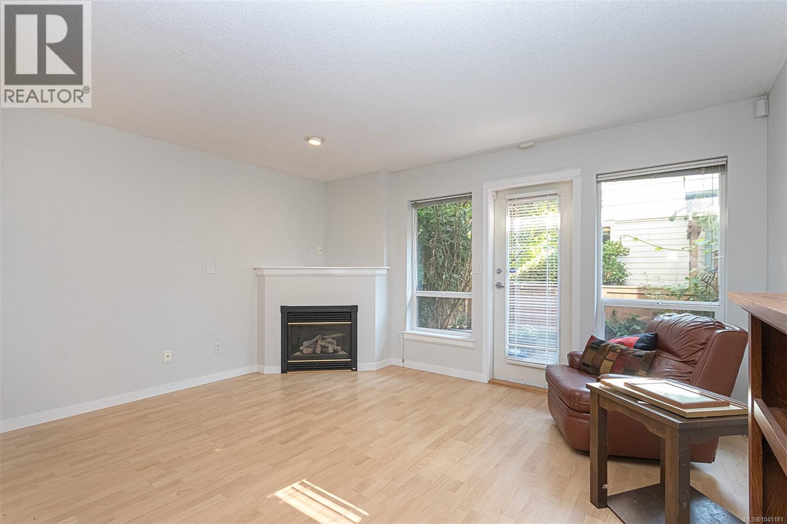 3 1019 North Park St Property Photo 8