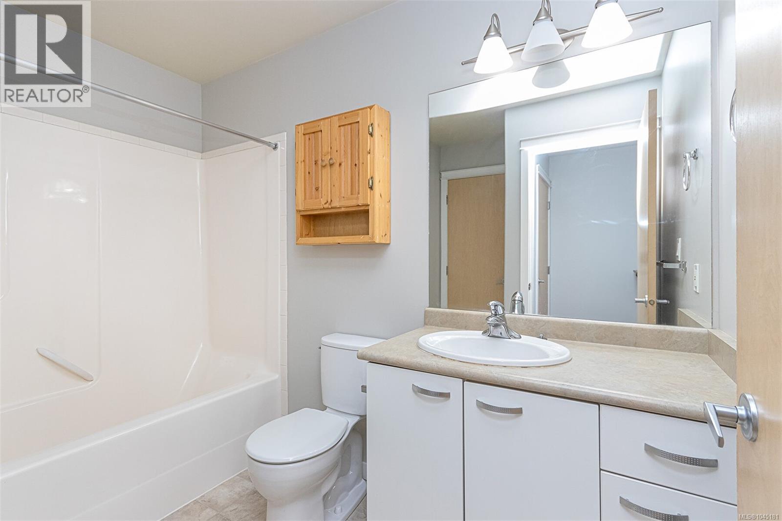 3 1019 North Park St Property Photo 21