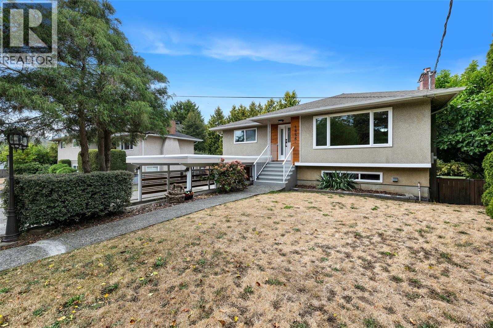 1656 Stanhope Pl Property Photo 2