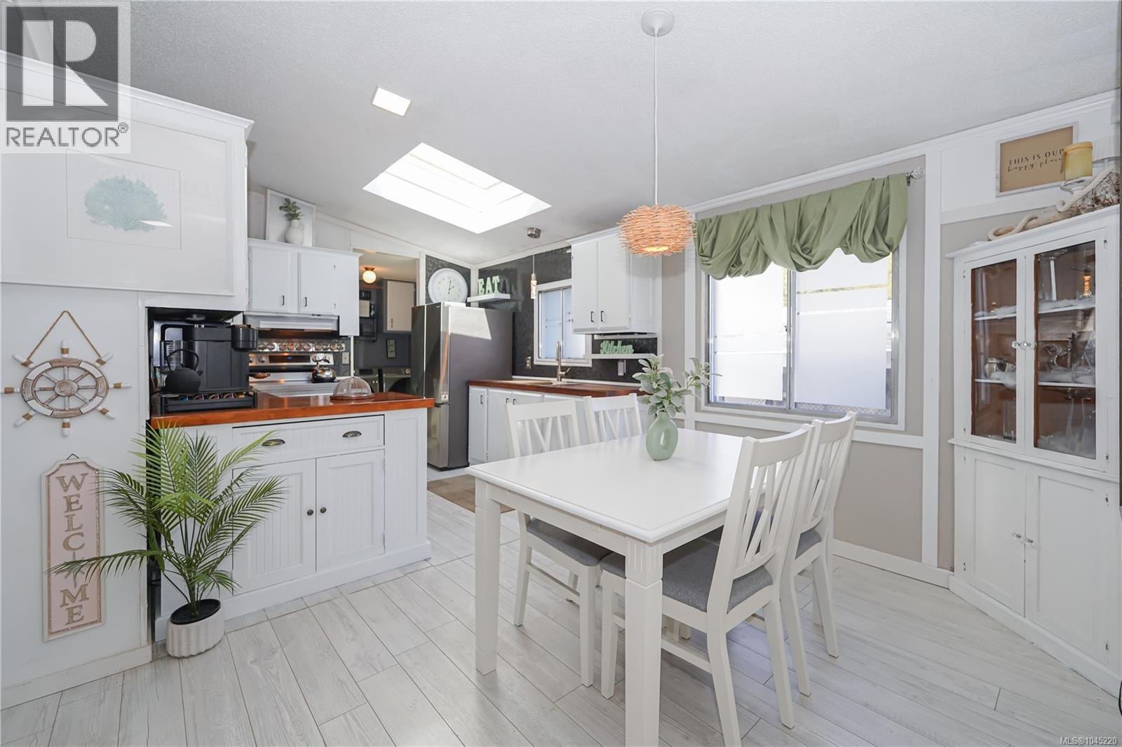 33 7701 Central Saanich Rd Property Photo 17
