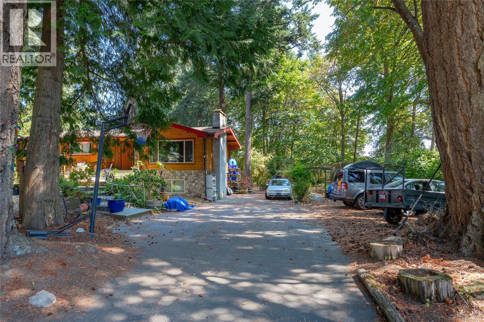 6311 Rodolph Rd Property Photo 10