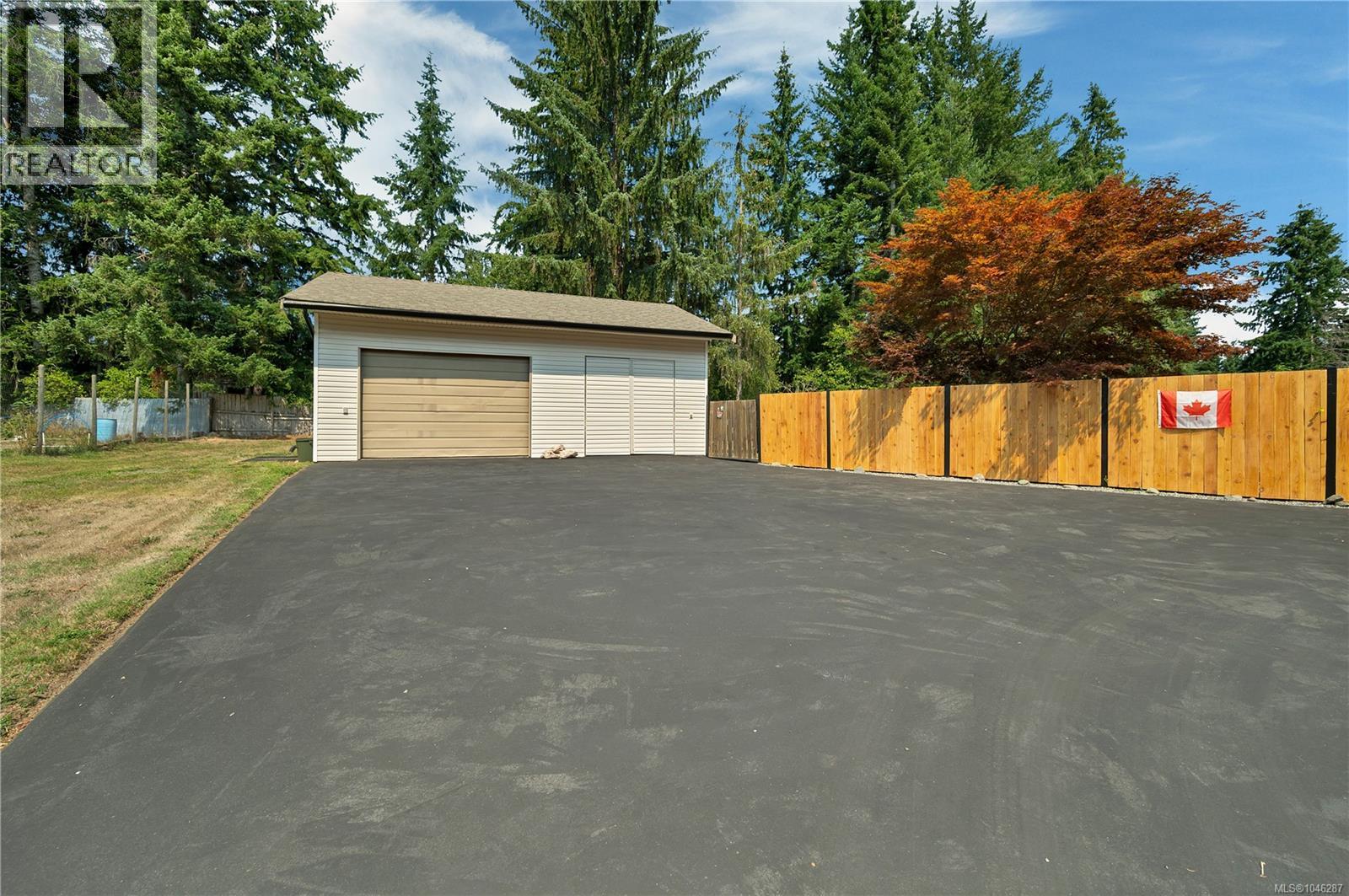 2246 Glenmore Rd Property Photo 3