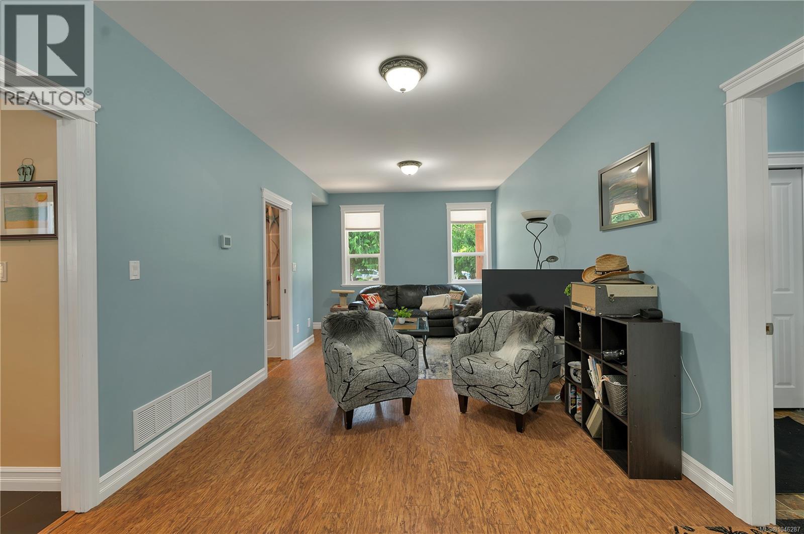 2246 Glenmore Rd Property Photo 29