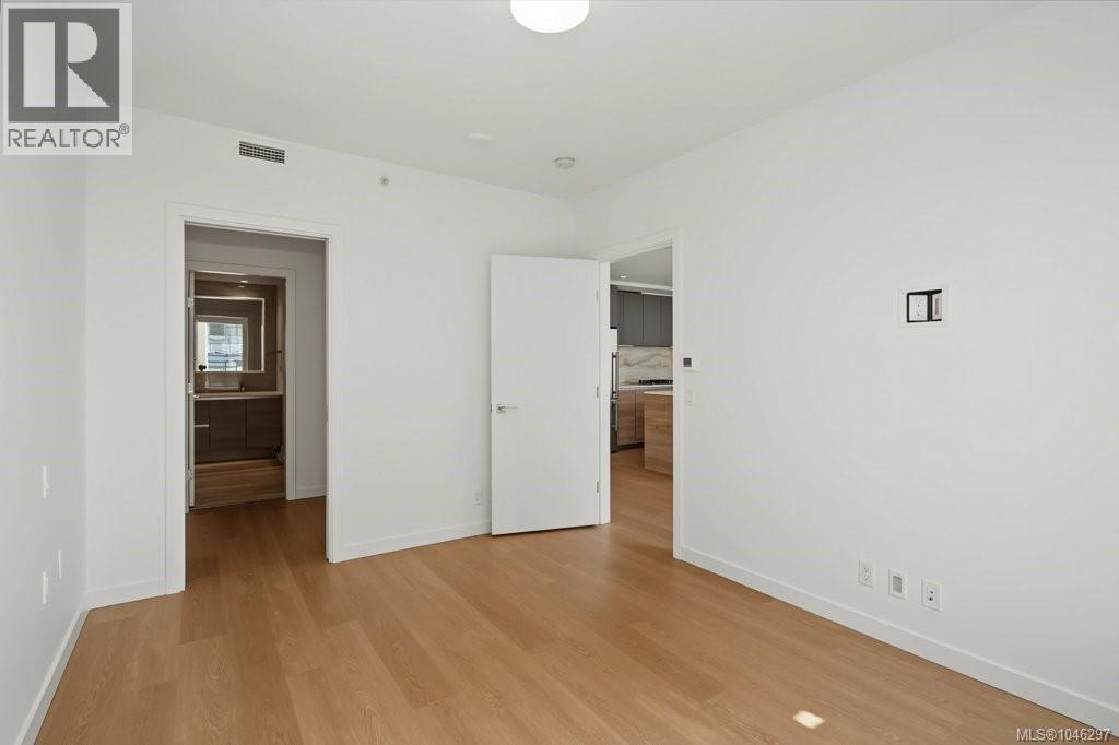 609 363 Tyee Rd Property Photo 14