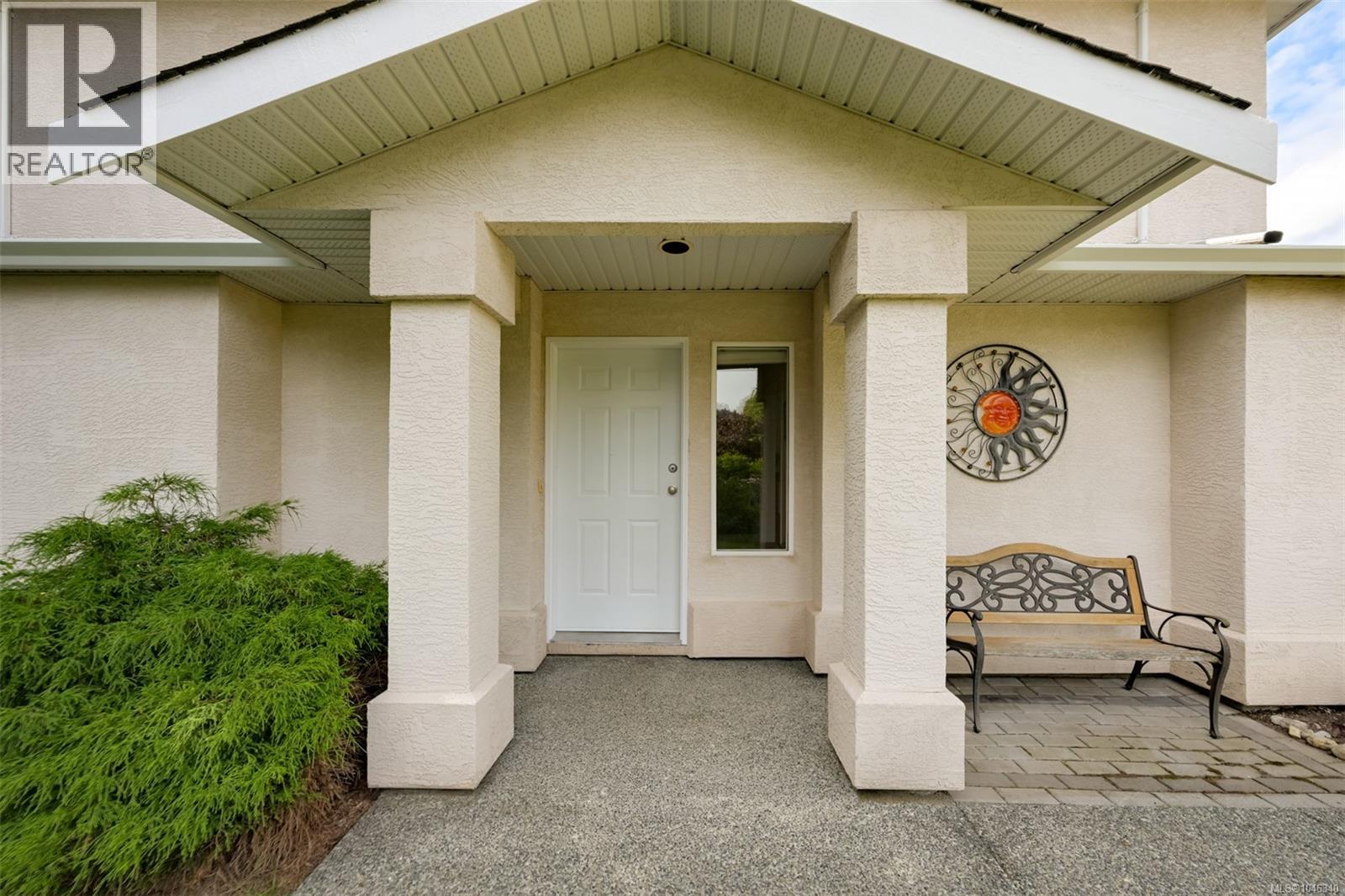 2959 Robalee Pl Property Photo 3