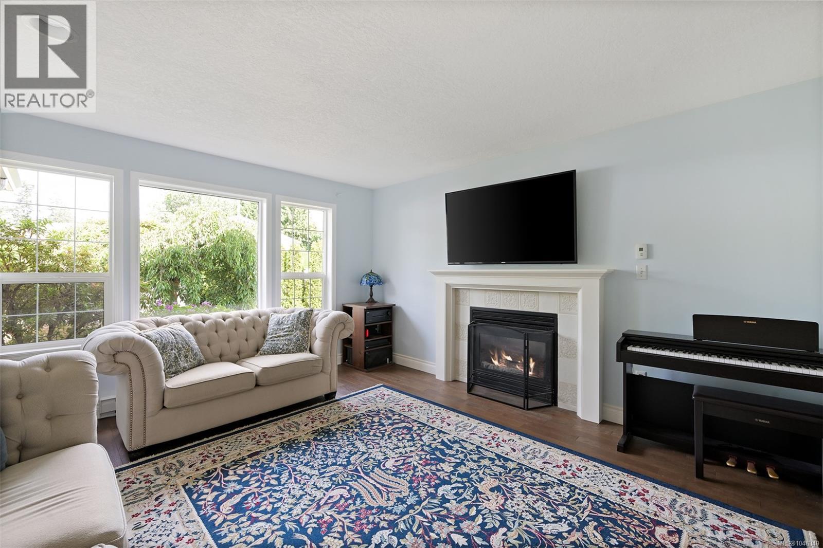 2959 Robalee Pl Property Photo 6