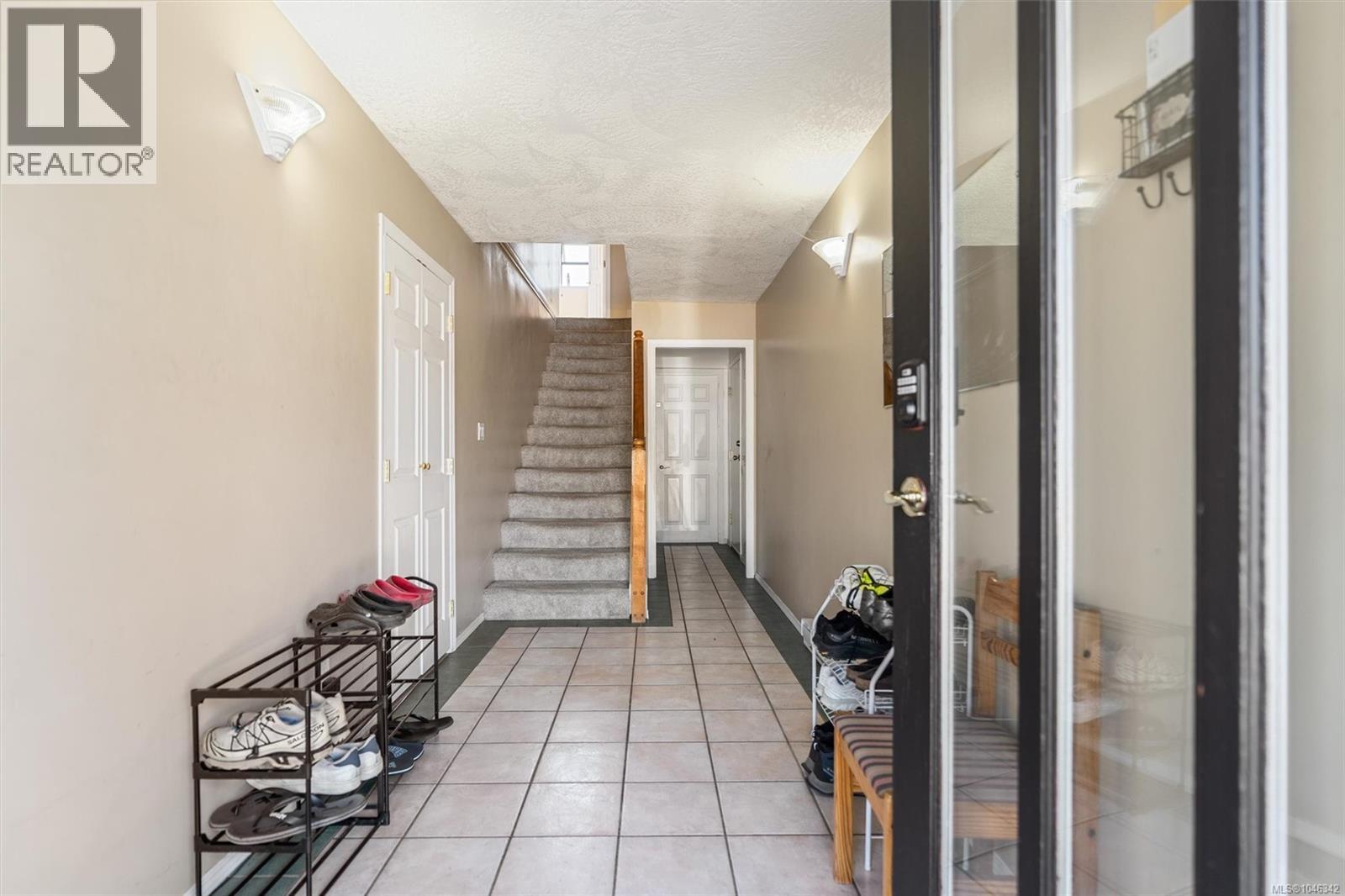 1143 Lindsay Pl Property Photo 25