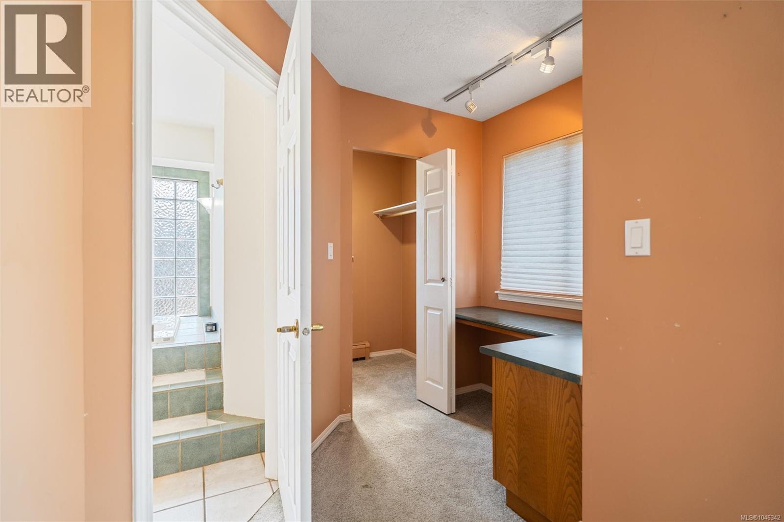 1143 Lindsay Pl Property Photo 32