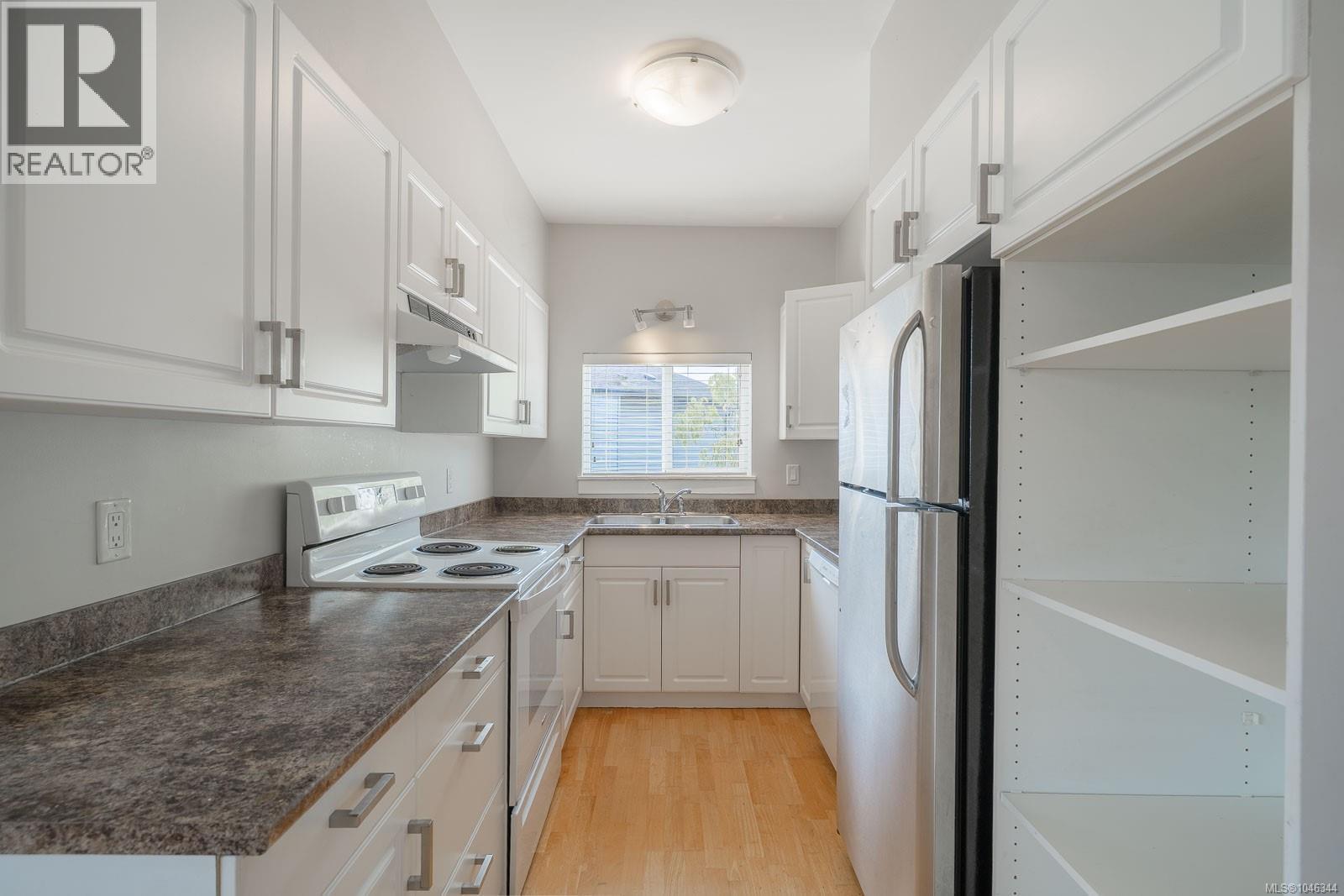121 Harewood Rd Property Photo 3
