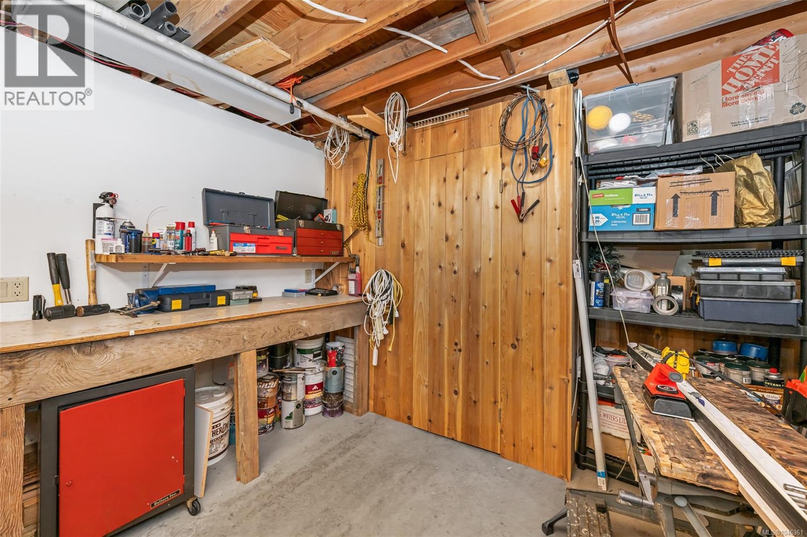 886 Jutland Terr Property Photo 9