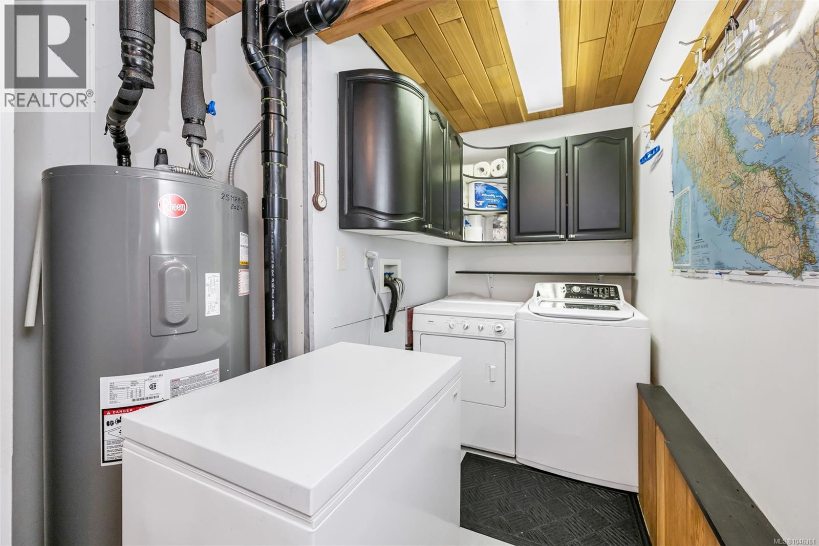 886 Jutland Terr Property Photo 10