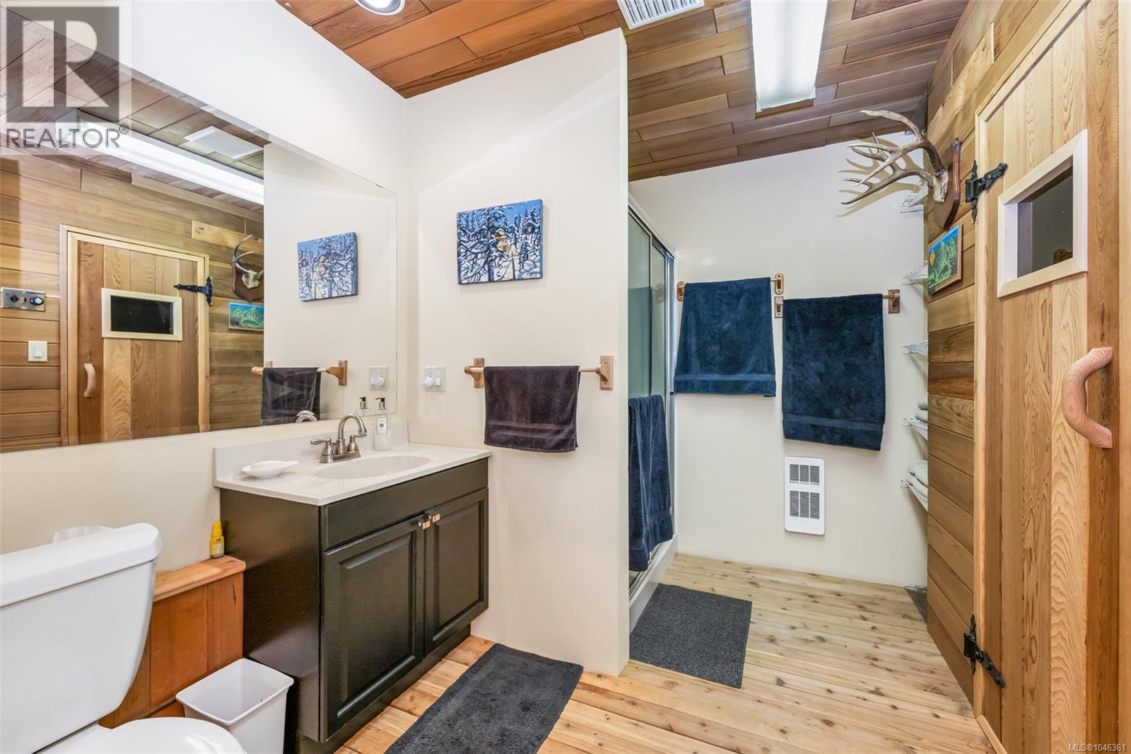 886 Jutland Terr Property Photo 13