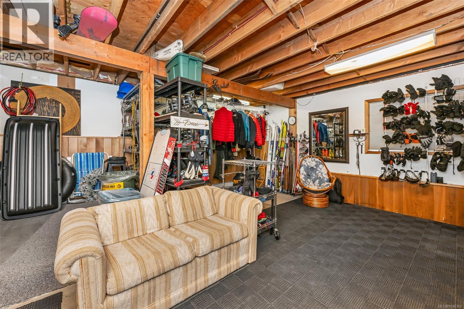 886 Jutland Terr Property Photo 17