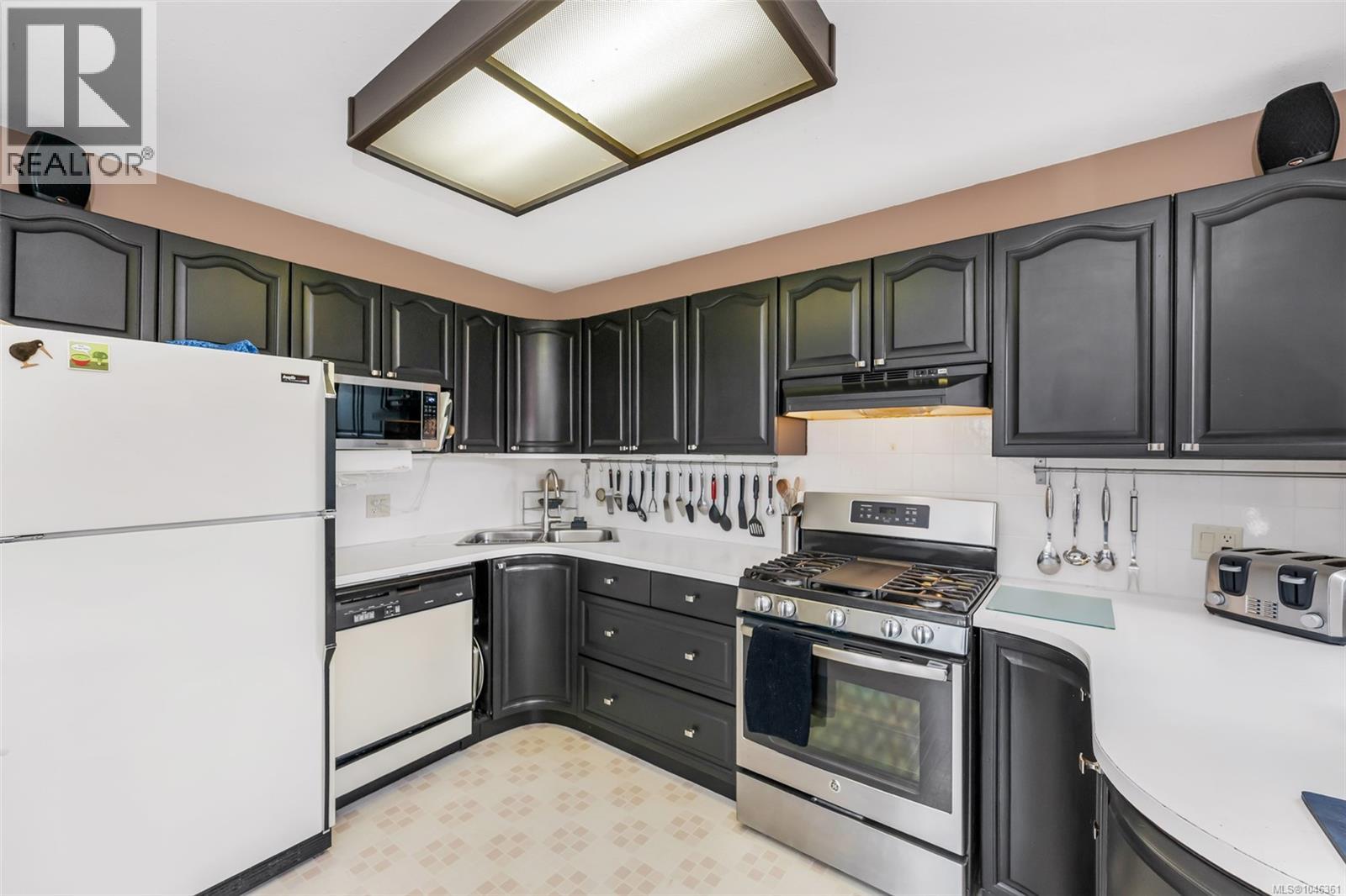 886 Jutland Terr Property Photo 25