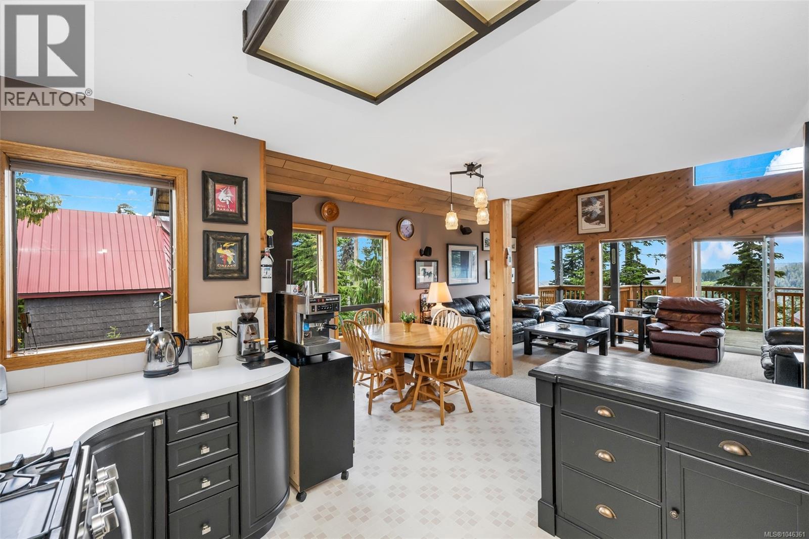 886 Jutland Terr Property Photo 26