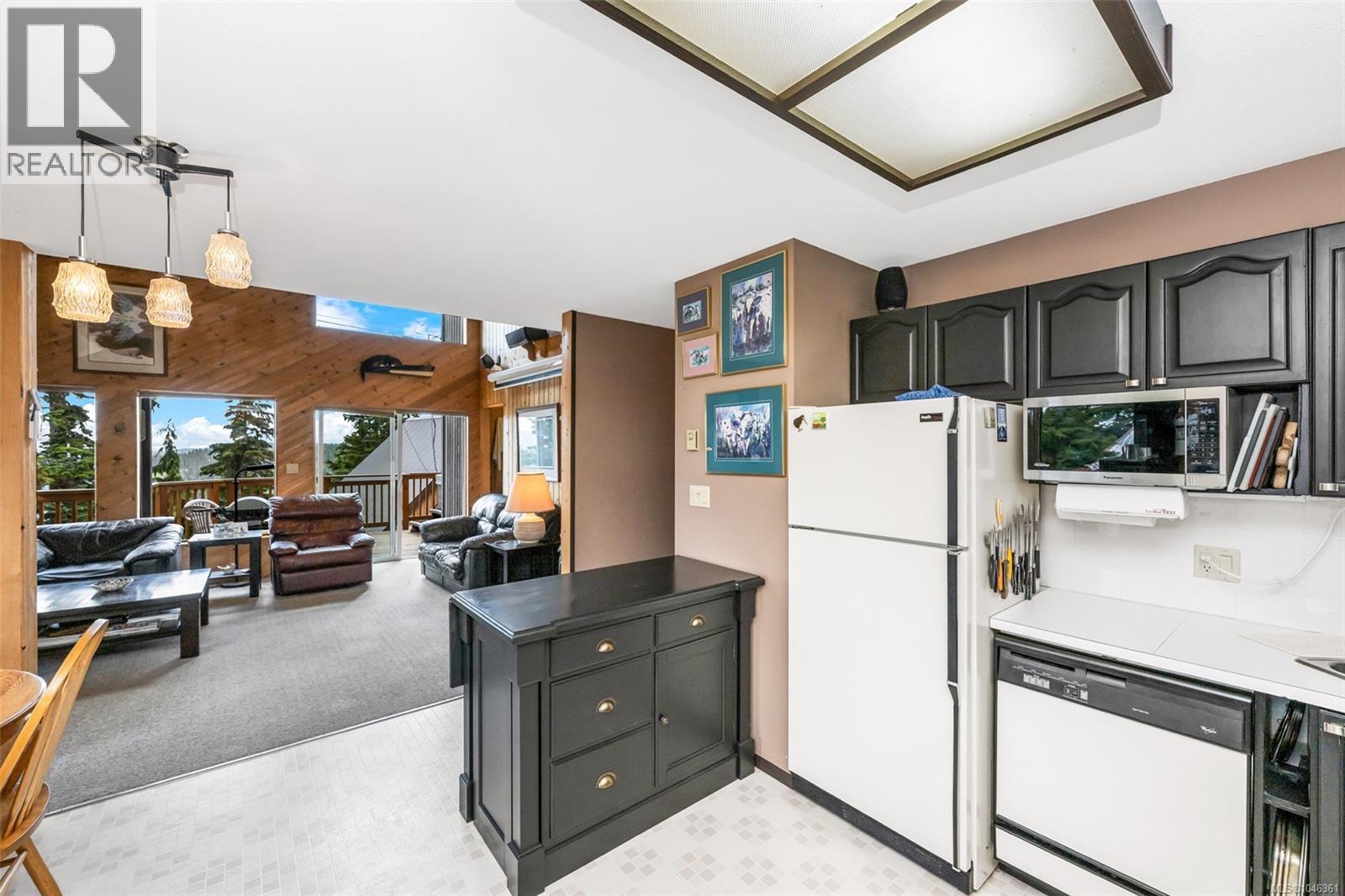 886 Jutland Terr Property Photo 27