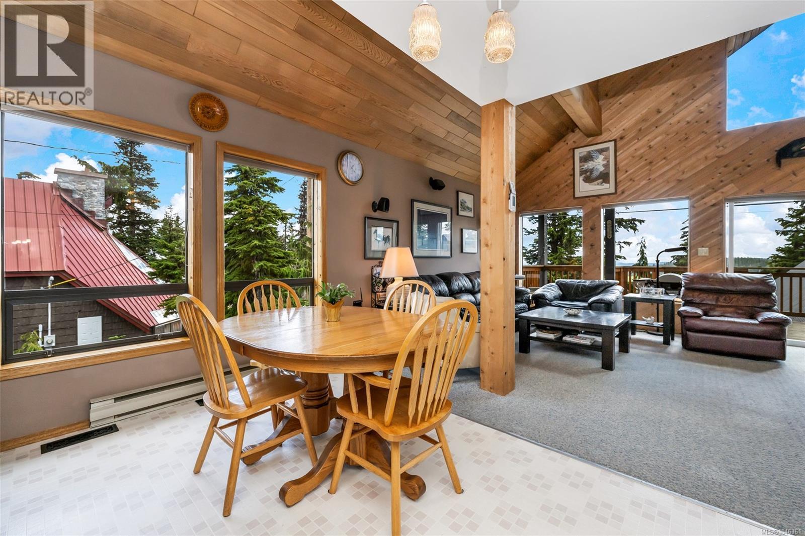886 Jutland Terr Property Photo 28