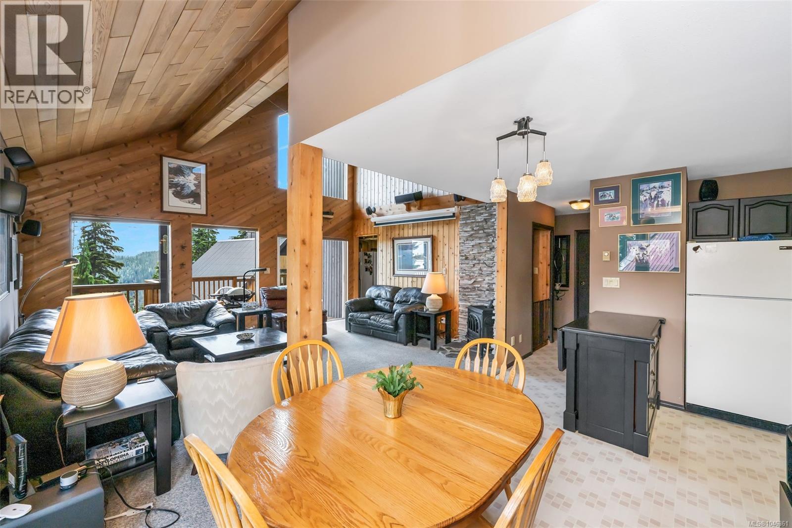 886 Jutland Terr Property Photo 29