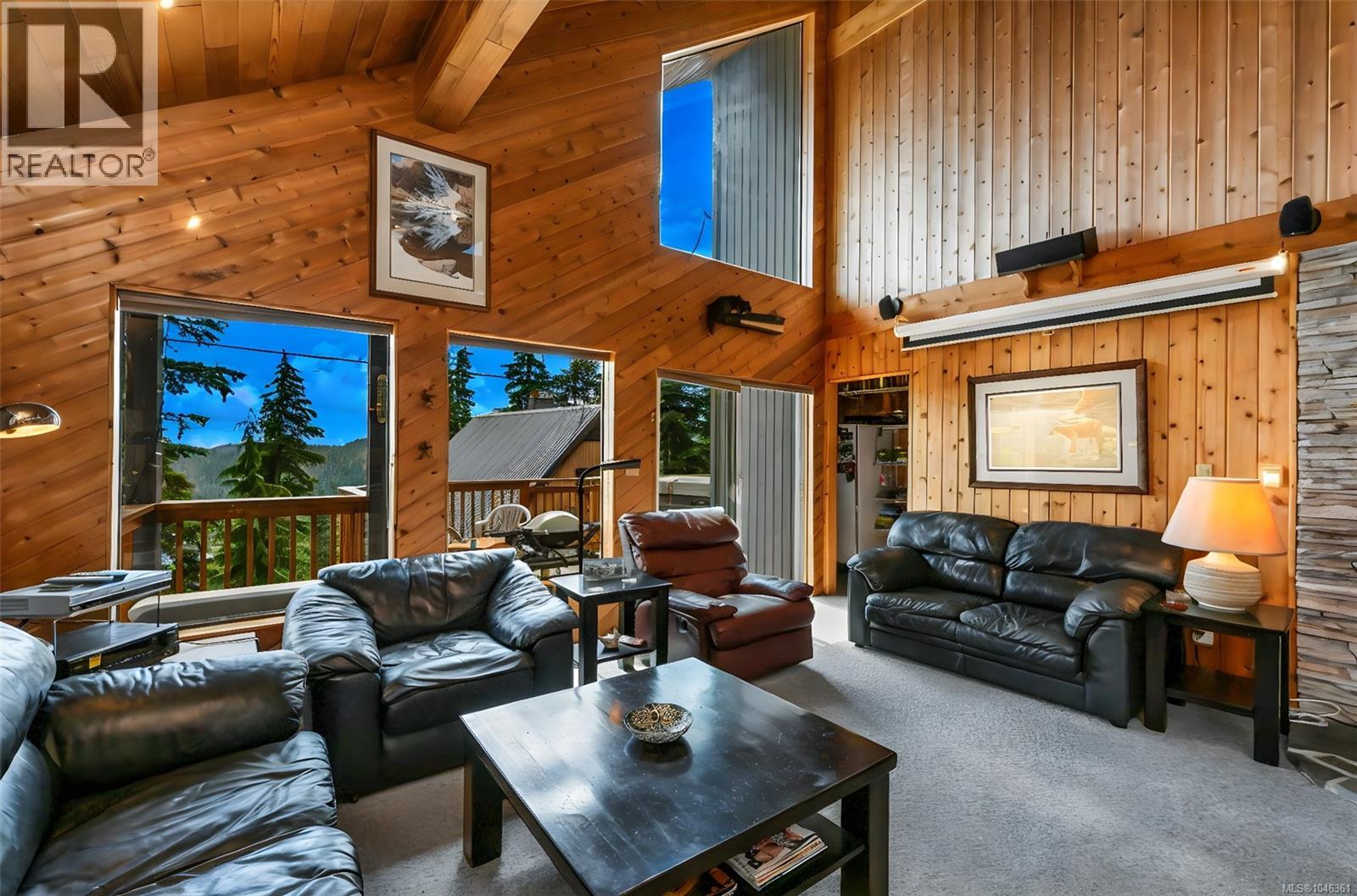 886 Jutland Terr Property Photo 32