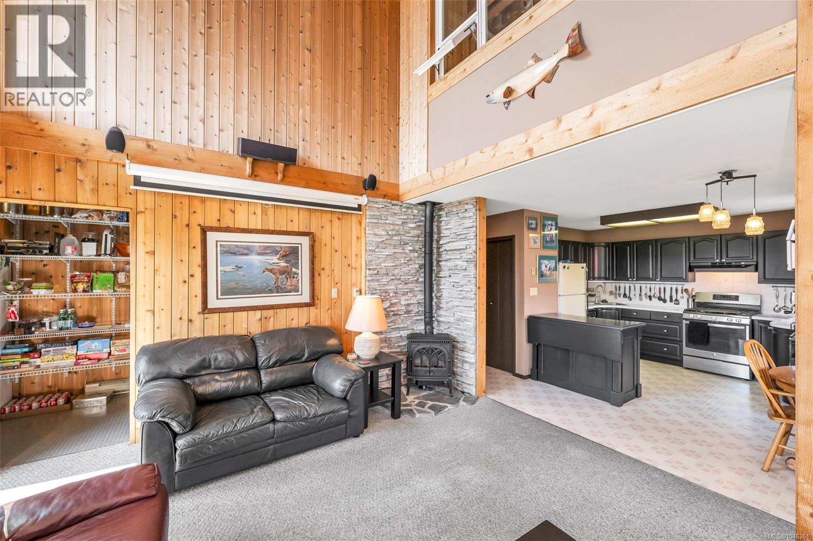 886 Jutland Terr Property Photo 35