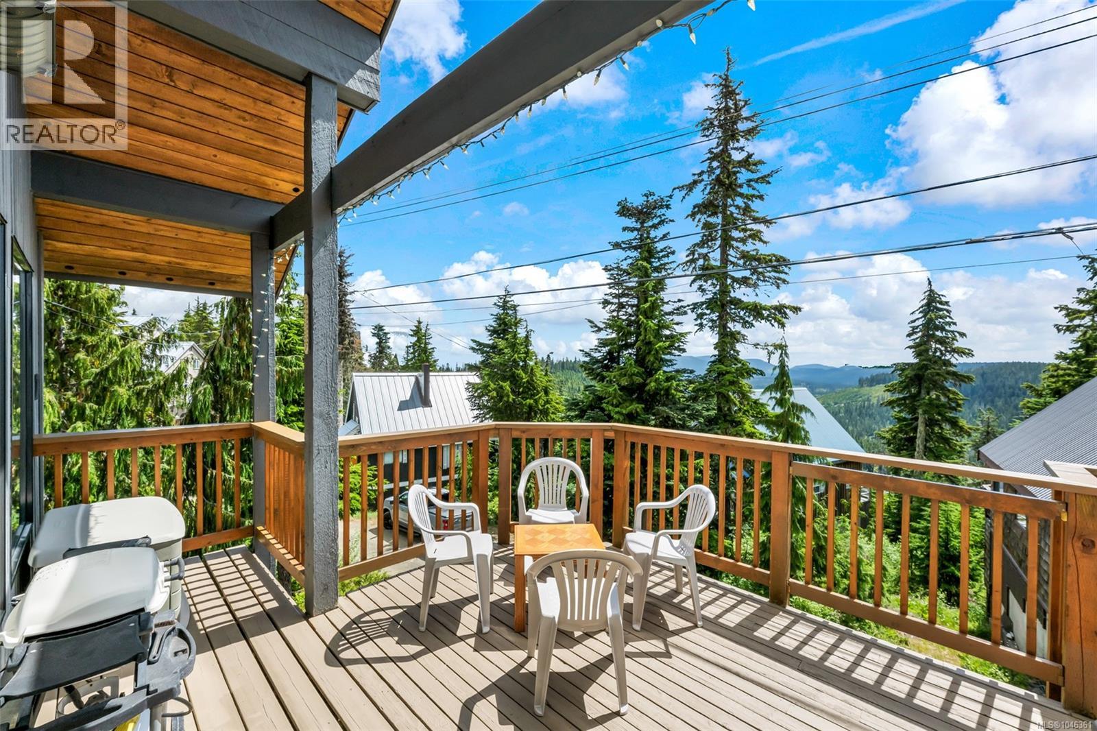 886 Jutland Terr Property Photo 38