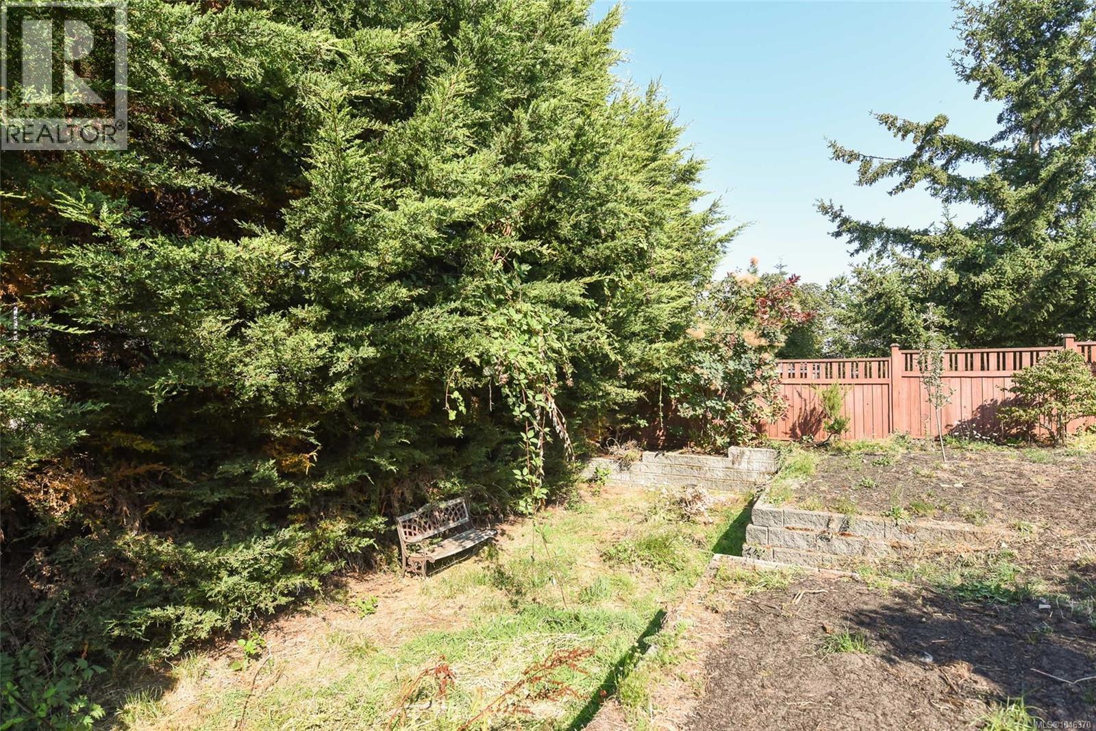 1272 Crown Pl Property Photo 31