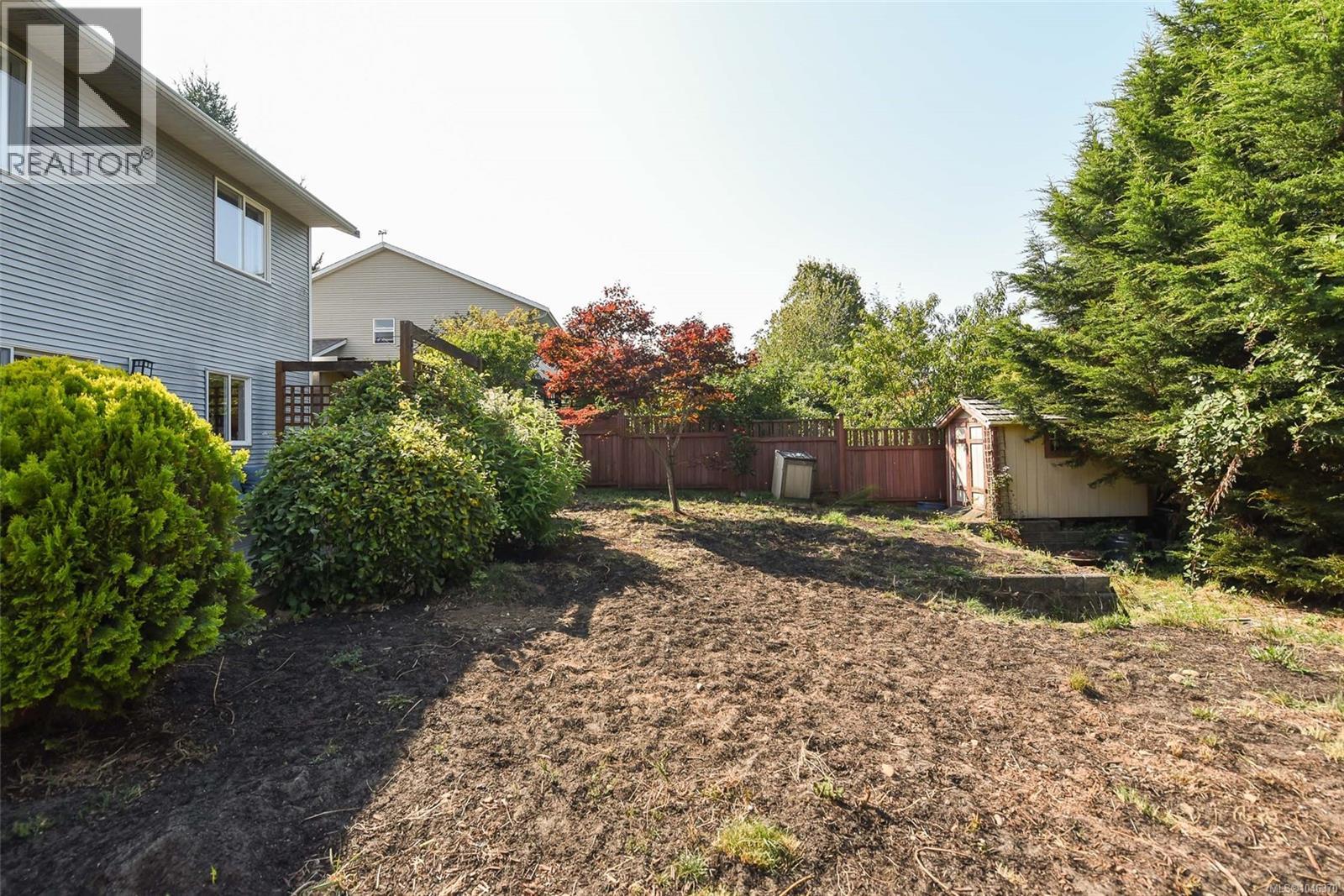 1272 Crown Pl Property Photo 34