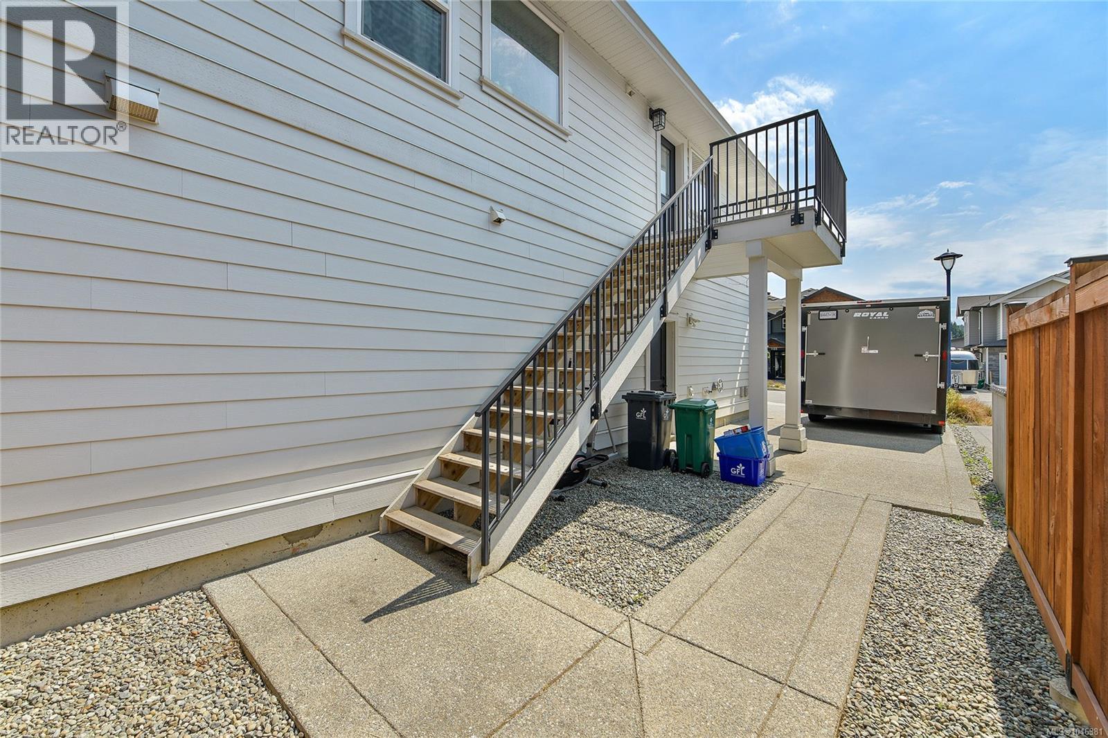 1122 Golden Spire Cres Property Photo 25