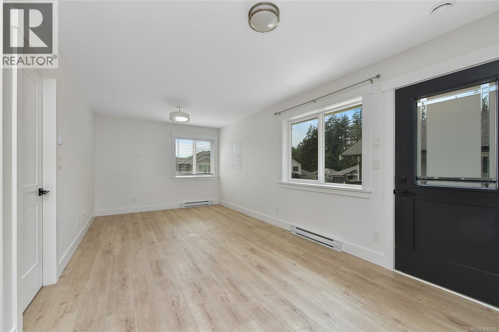 1122 Golden Spire Cres Property Photo 26