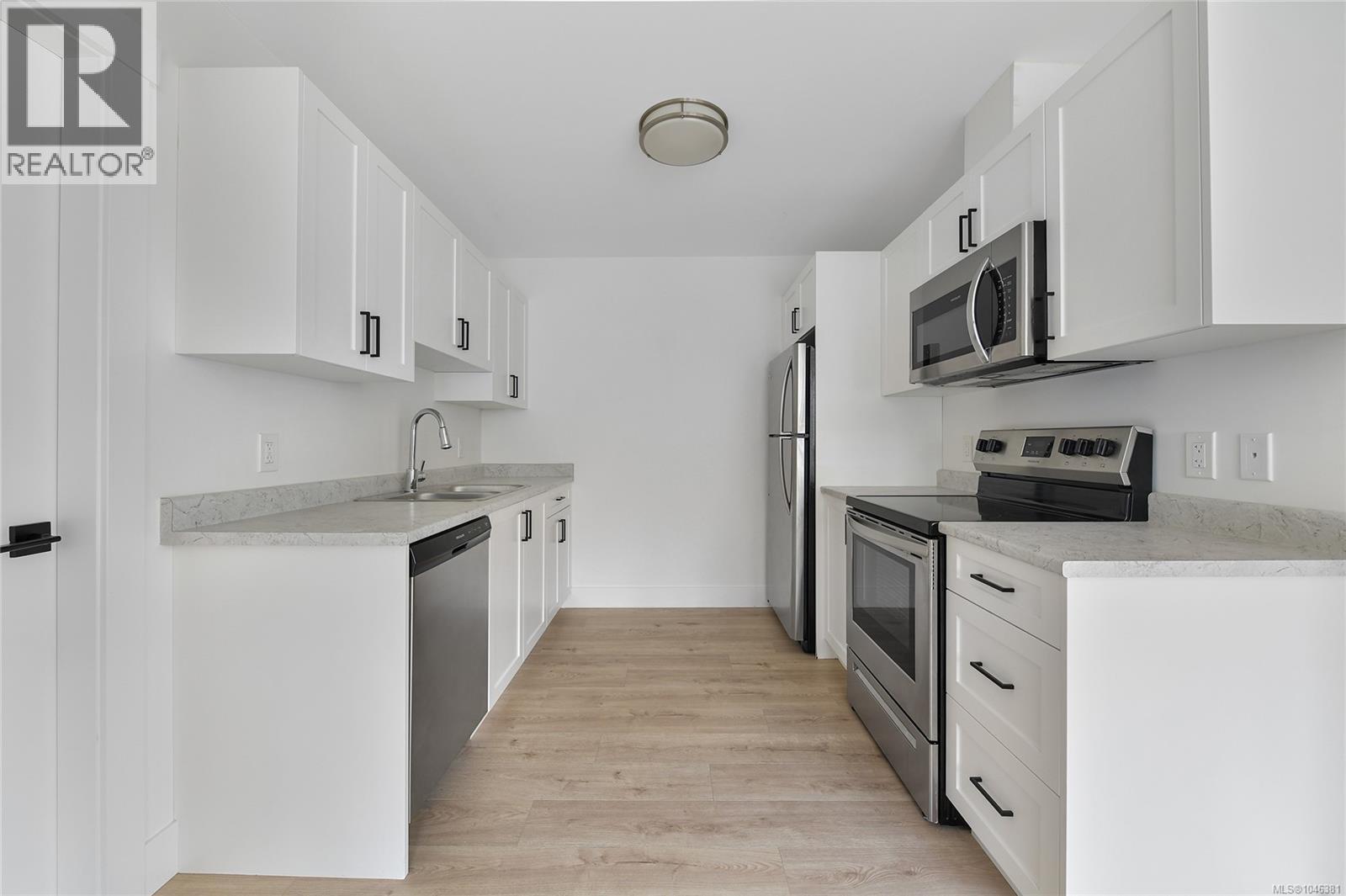 1122 Golden Spire Cres Property Photo 29