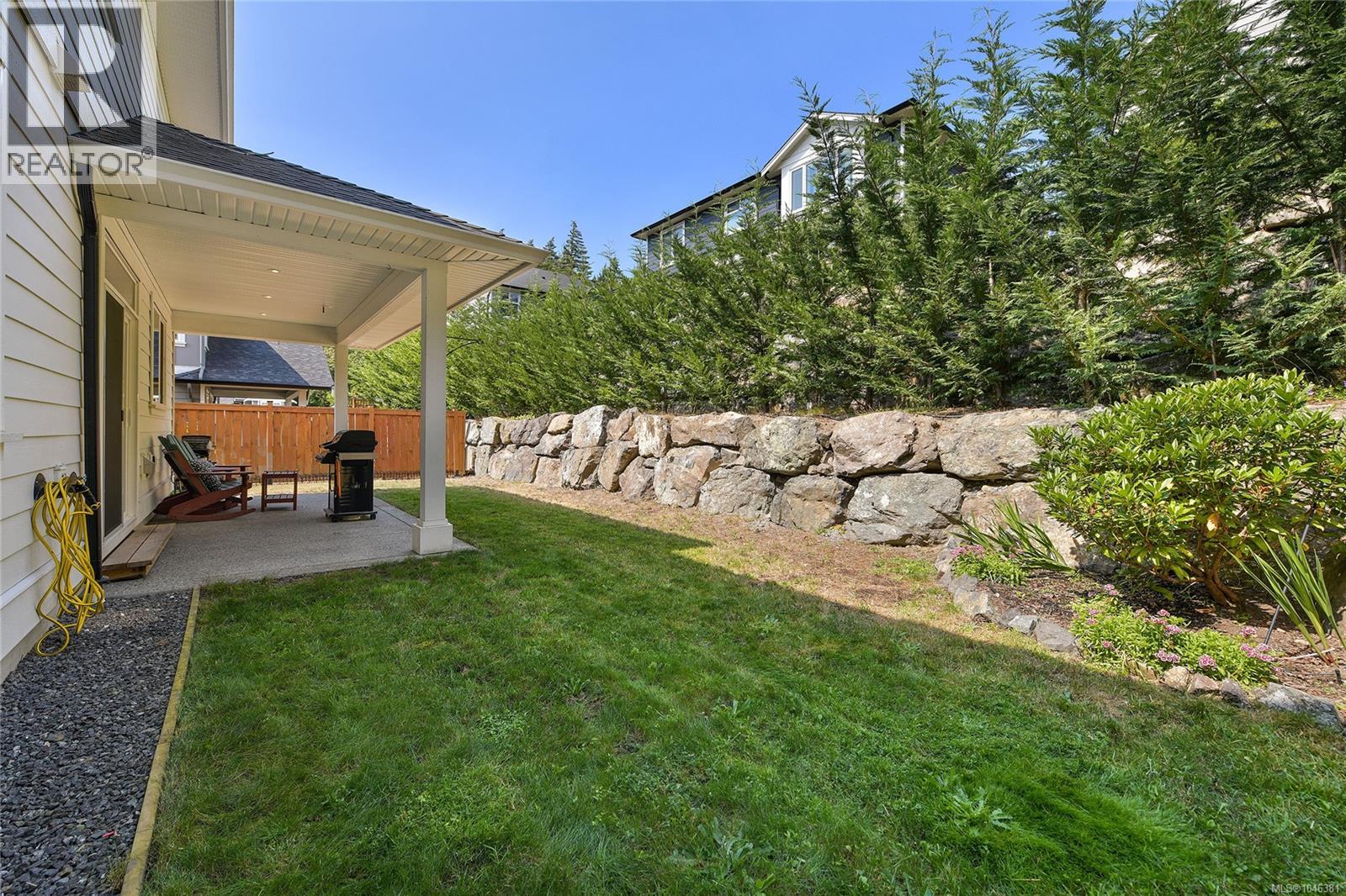 1122 Golden Spire Cres Property Photo 32