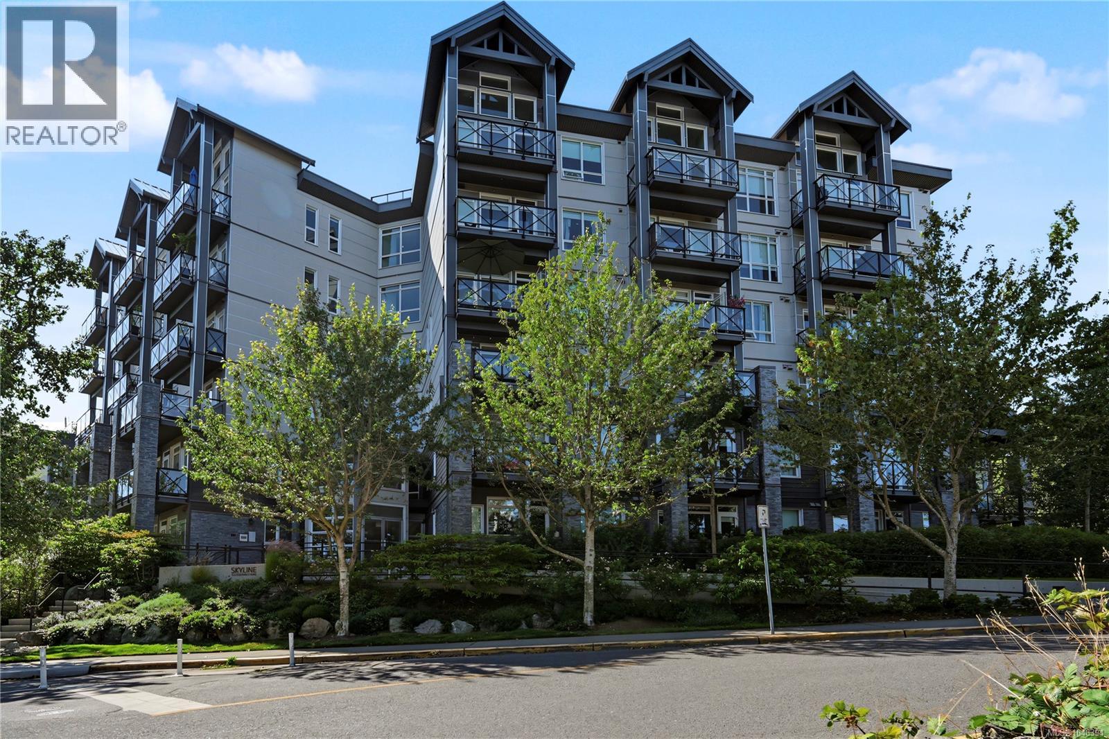 109 924 Esquimalt Rd