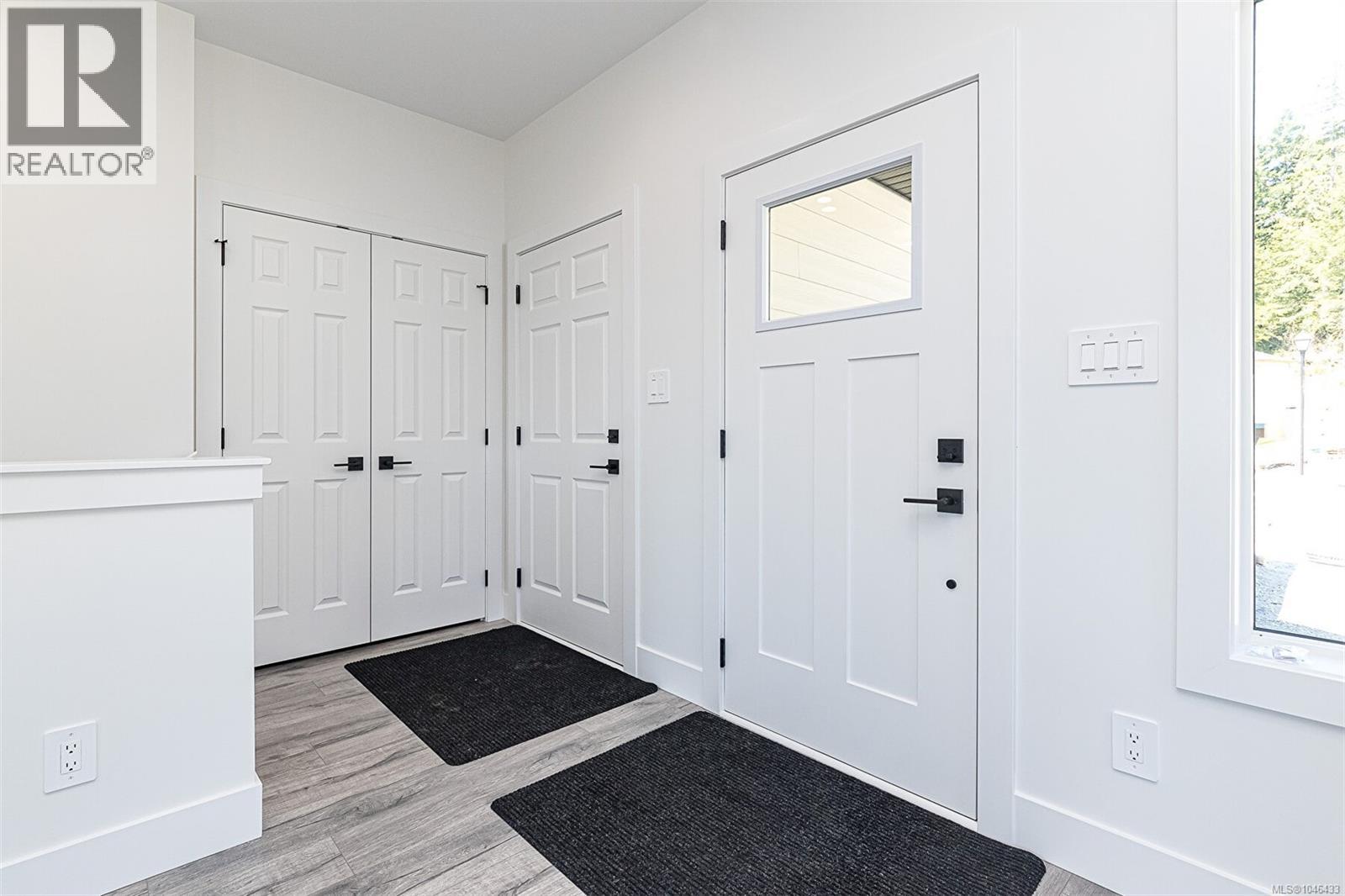 2605 Nickson Way Property Photo 11