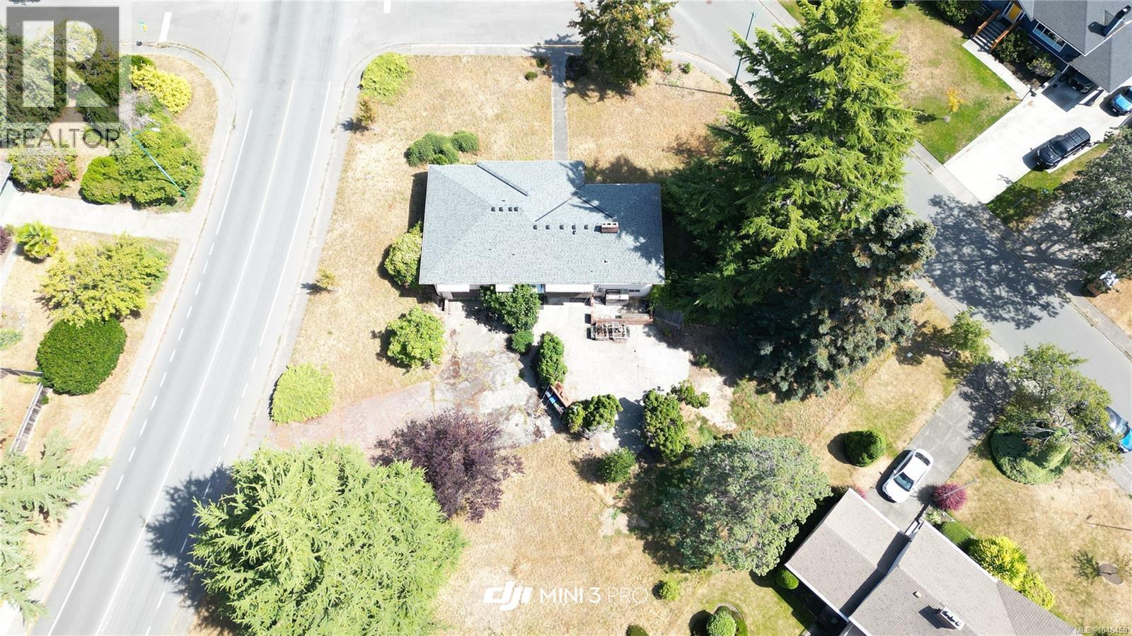 3294 Henderson Rd Property Photo 2