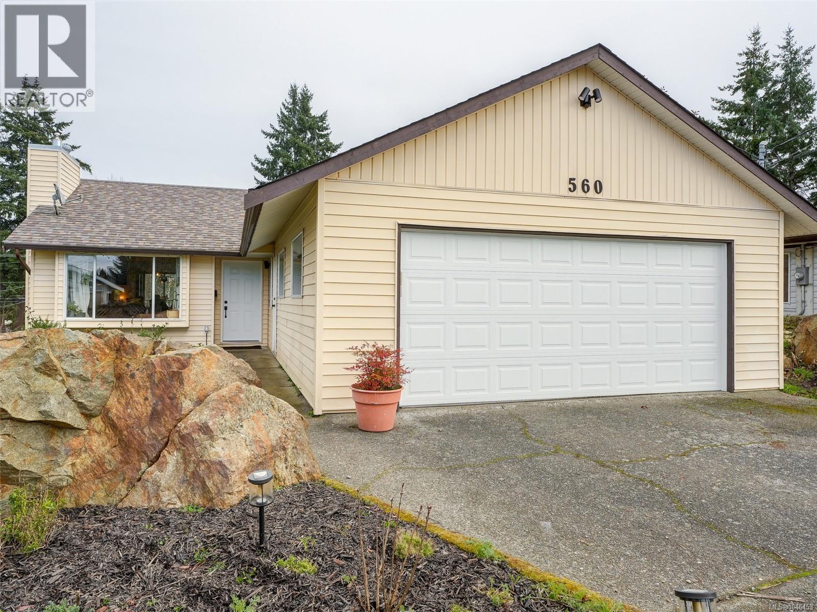 560 Atkins Ave Property Photo 1