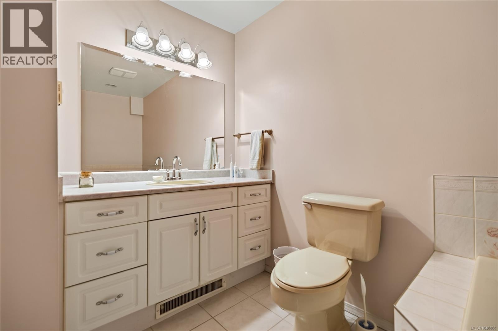 105 1537 Noel Ave Property Photo 30